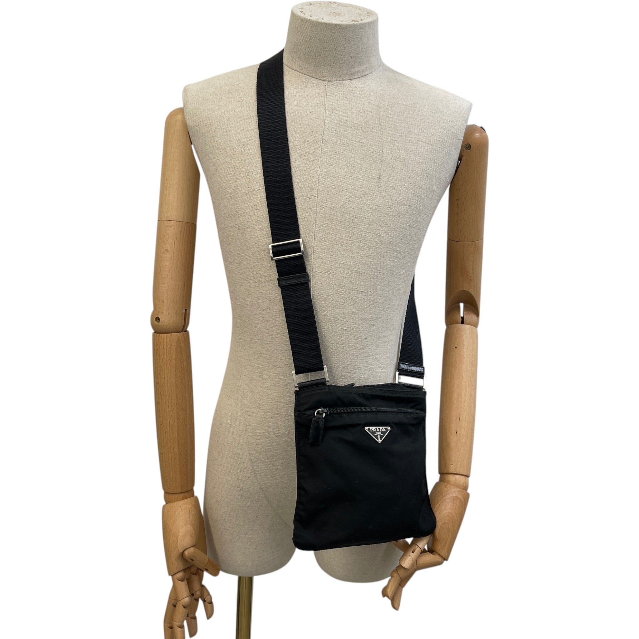 Men's Re-Nylon Plaque Logo Messenger Bag Black