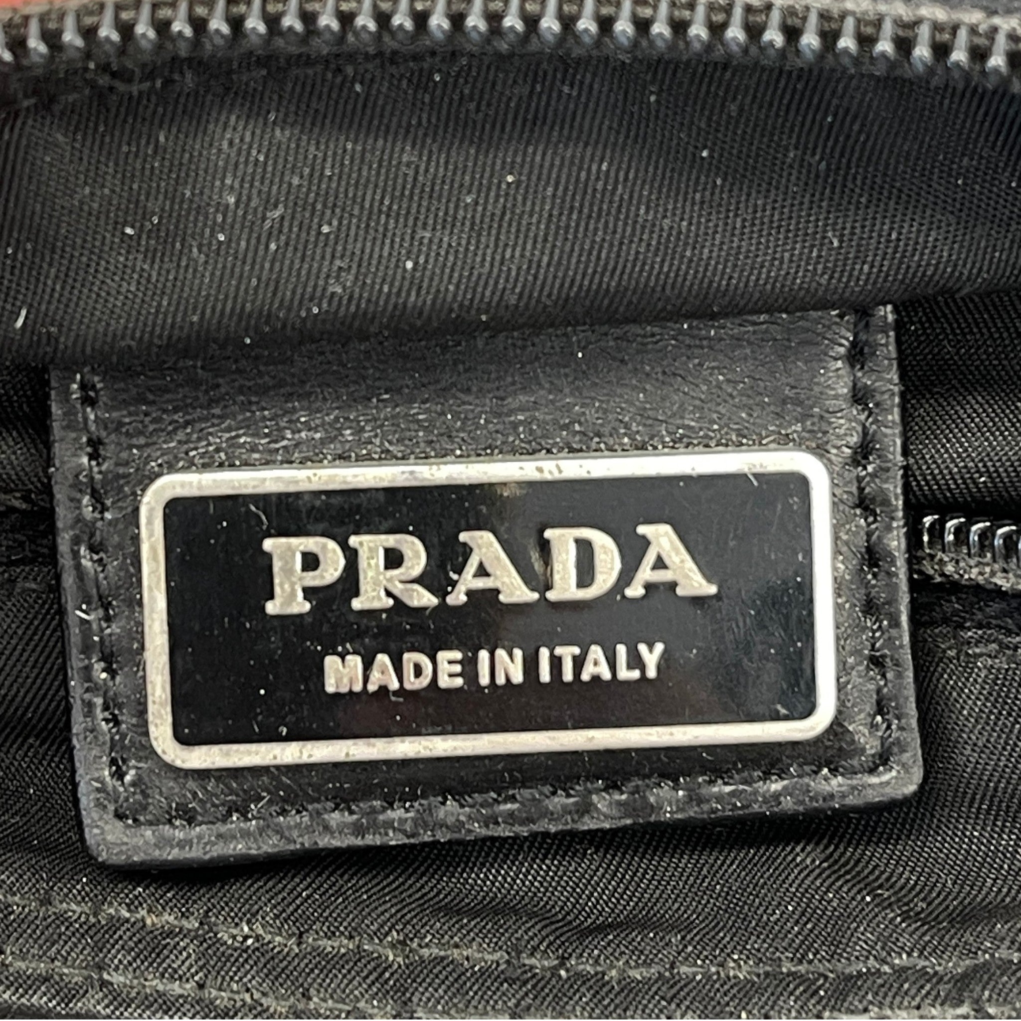 Men's Re-Nylon Plaque Logo Messenger Bag Black