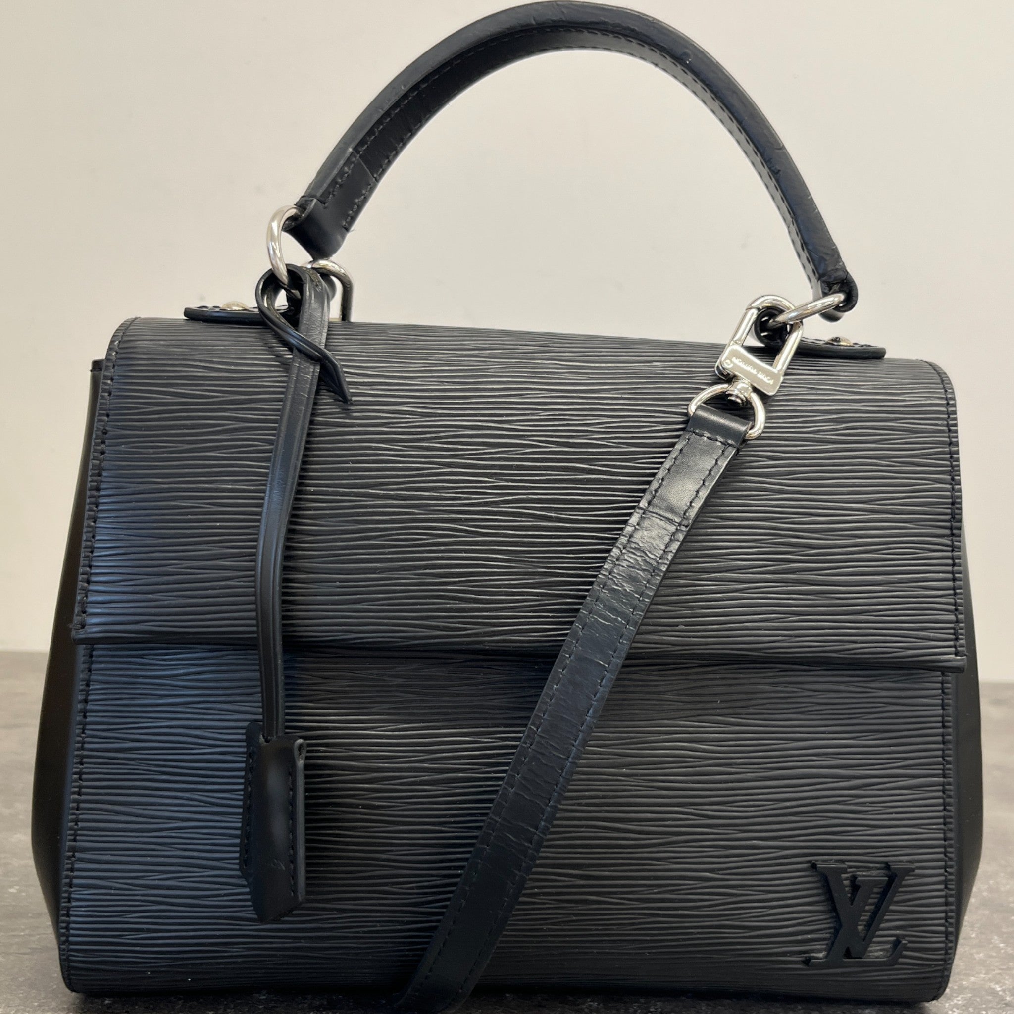 Women's Epi Leather Cluny Bb Bag Black