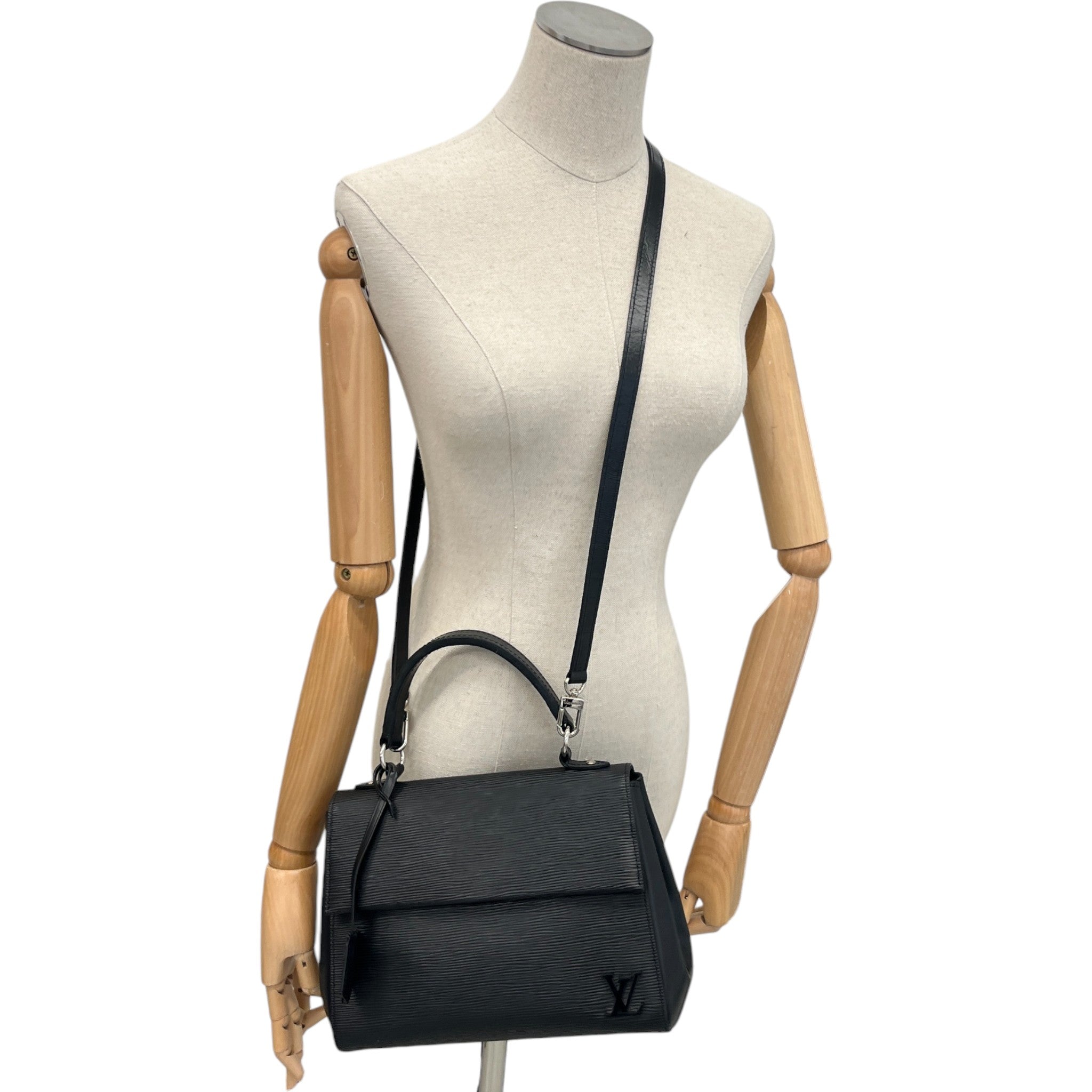 Women's Epi Leather Cluny Bb Bag Black