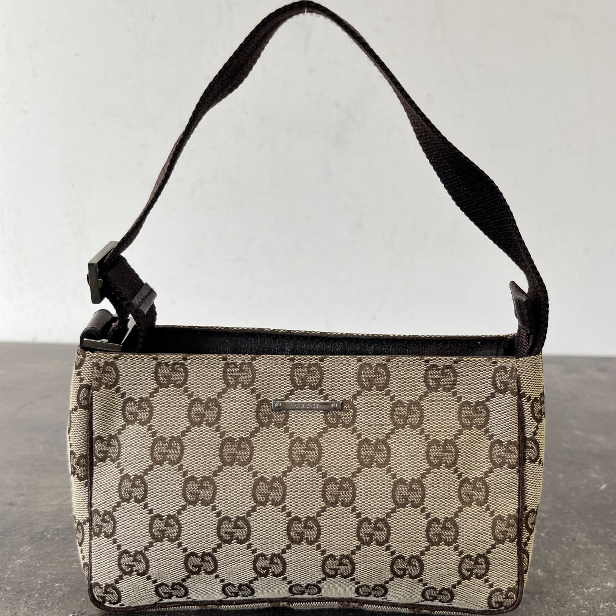 Women's Gg Supreme Pochette Bag Beige