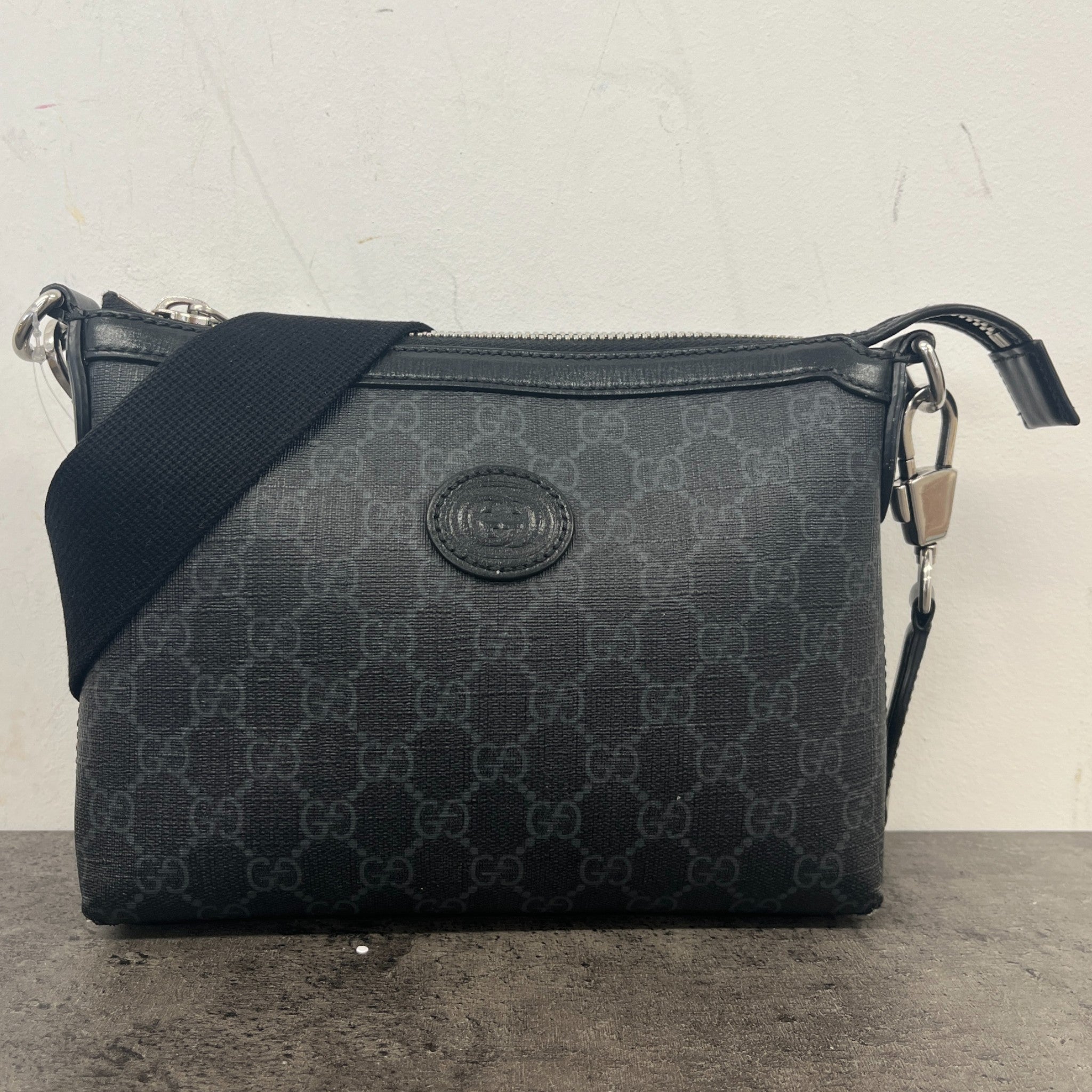 Men's Gg Supreme Cross-Body Bag Black