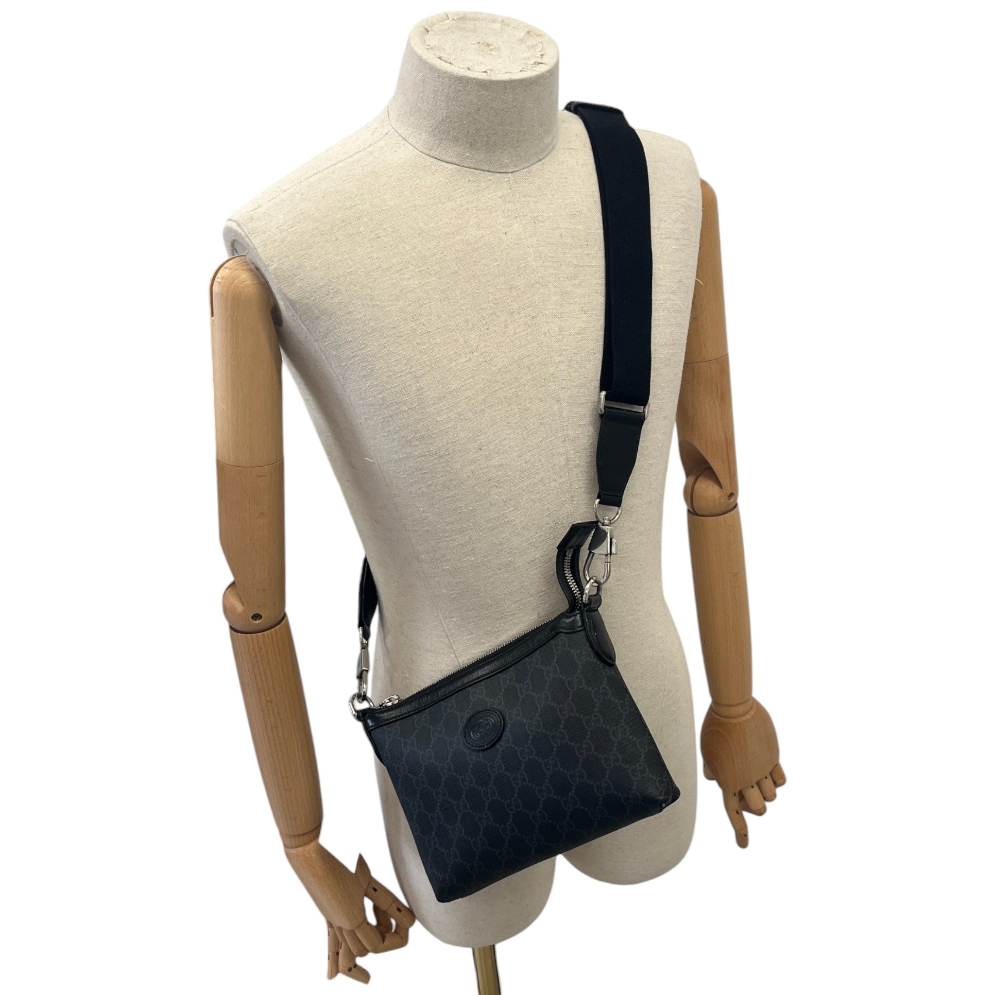 Men's Gg Supreme Cross-Body Bag Black