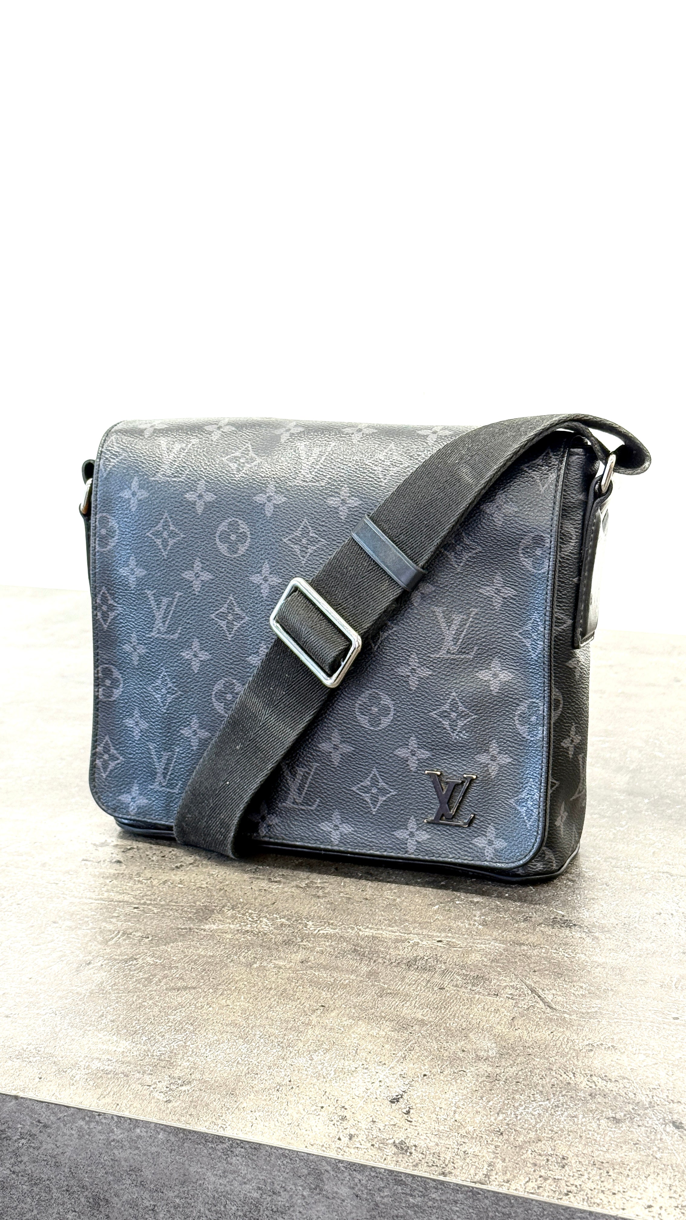 Men's Monogram Eclipse District Pm Messenger Bag Charcoal