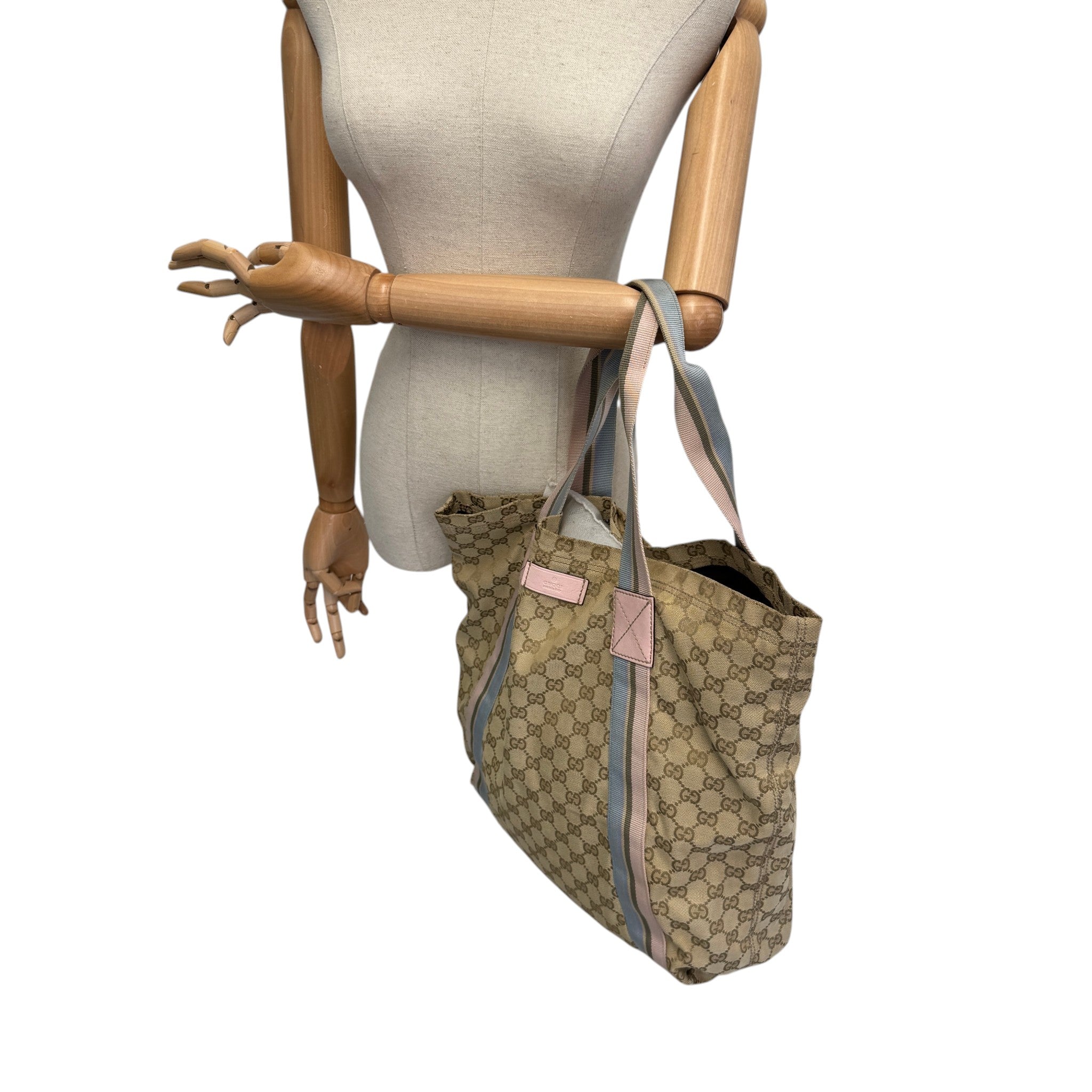 Women's Gg Supreme Tote Handbag Beige