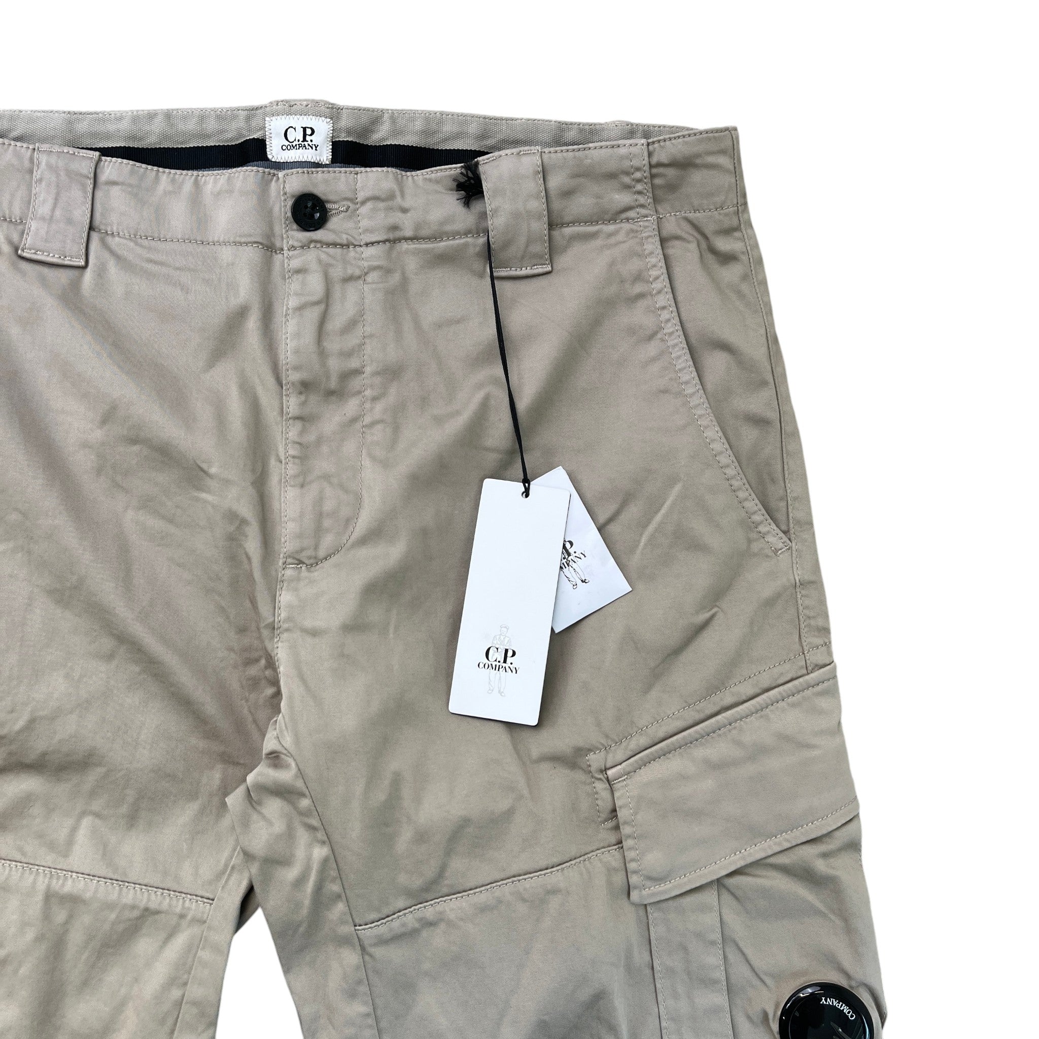Men's Sateen Cargo Shorts Beige Size IT 52 / UK 36