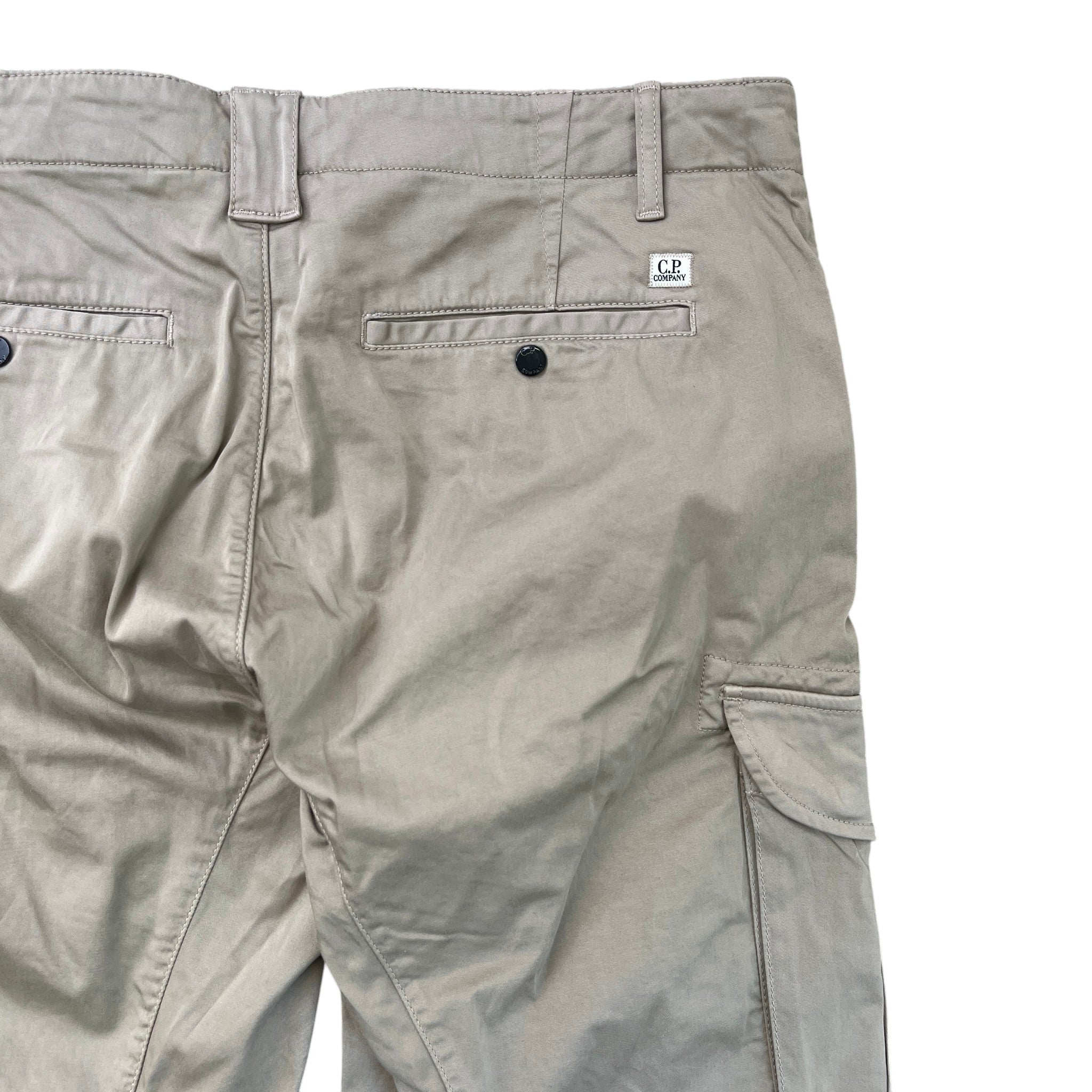 Men's Sateen Cargo Shorts Beige Size IT 52 / UK 36
