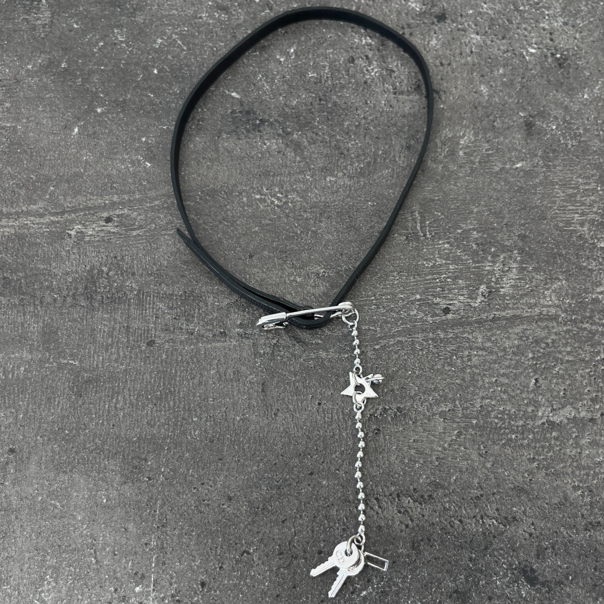 Women's Safety Pin Detail Choker Necklace Black