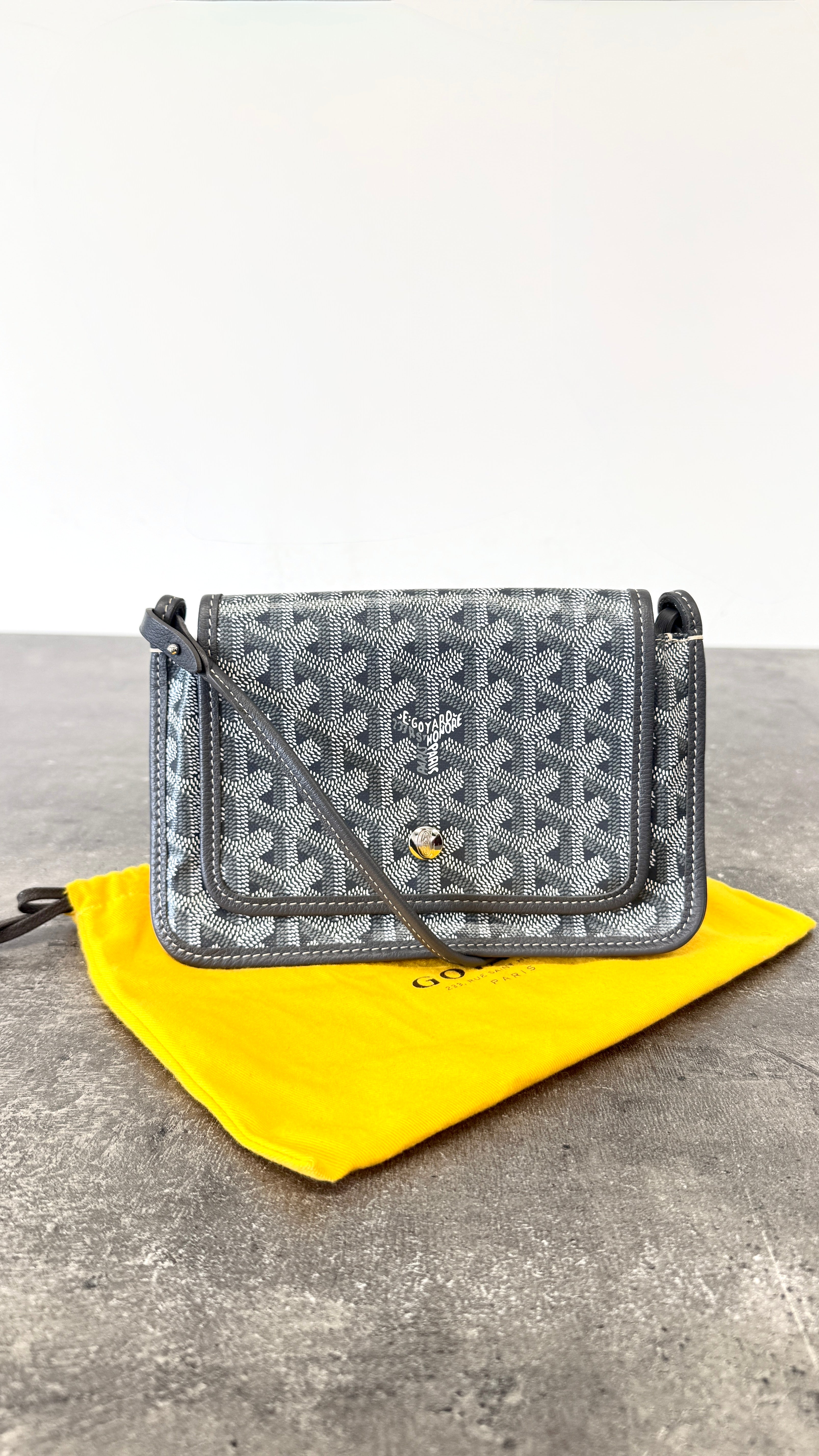 Men's Plumet Pouch Bag Grey