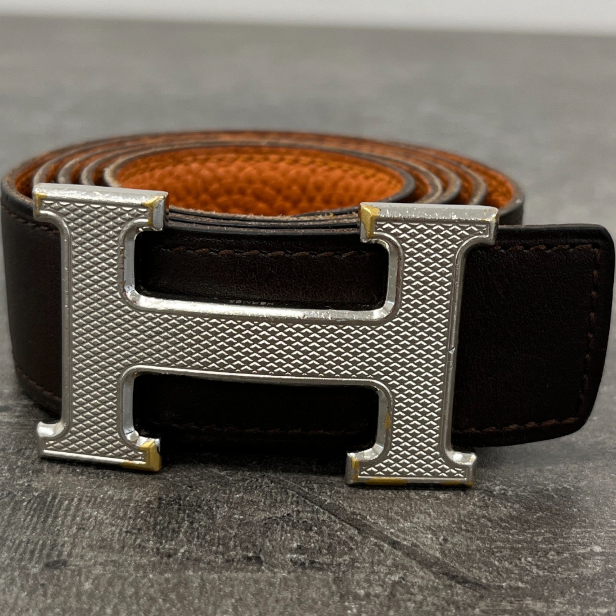 Men's H Guillochee Buckle & Reversible Belt Brown Size Waist 32"