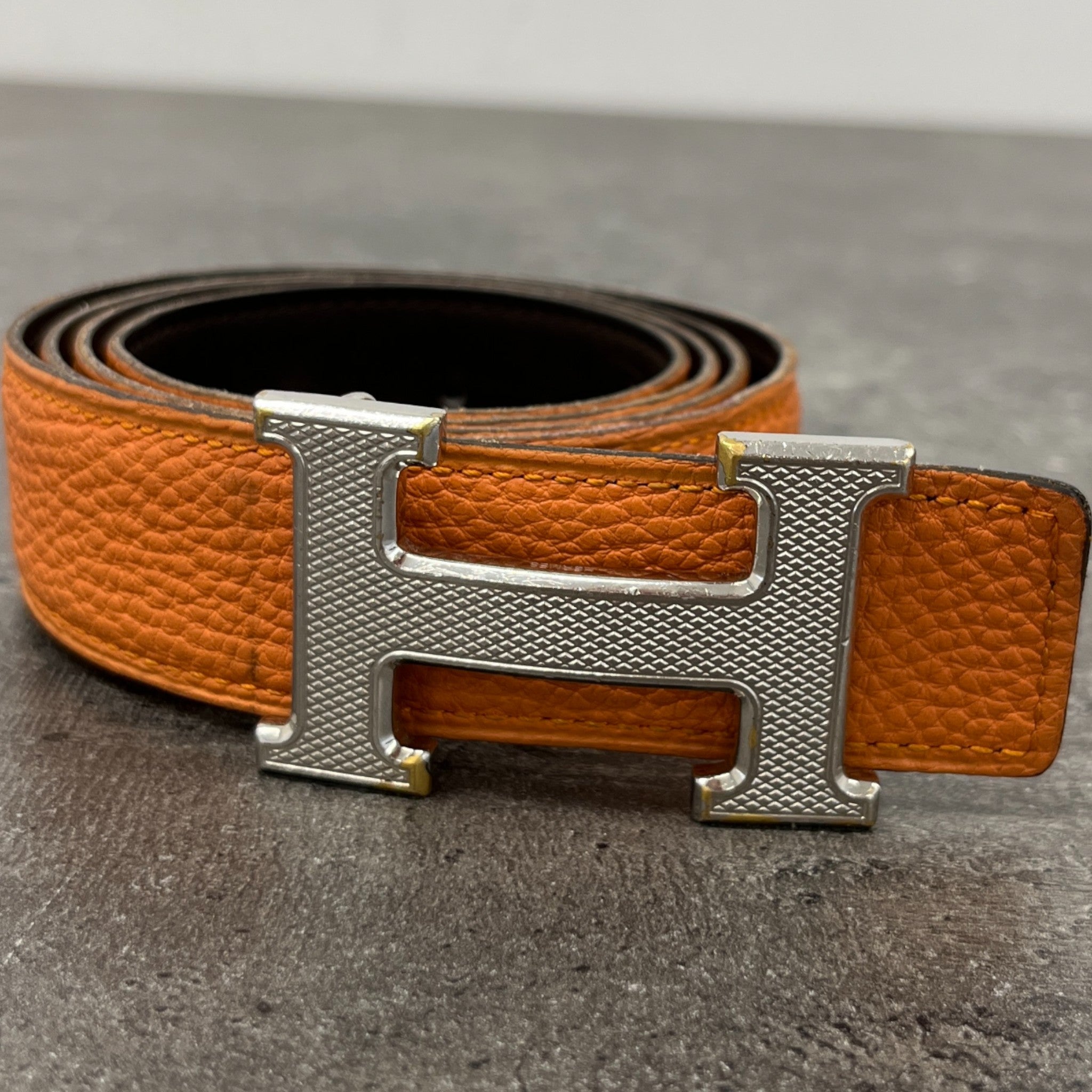 Men's H Guillochee Buckle & Reversible Belt Brown Size Waist 32"