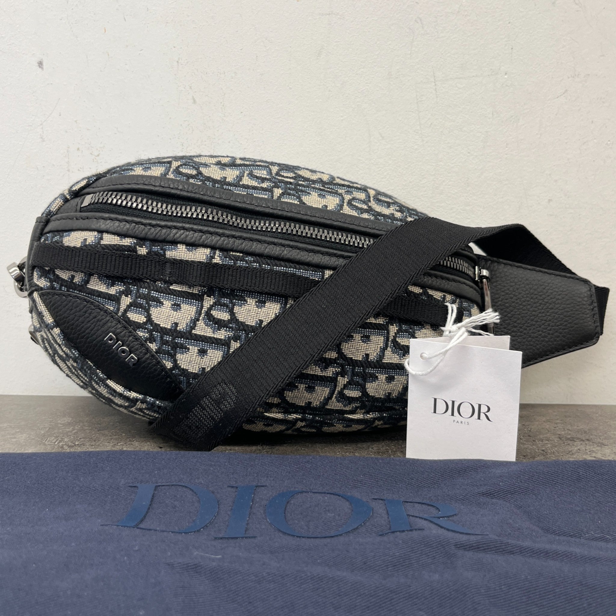 Men's Oblique Sling Bag Navy