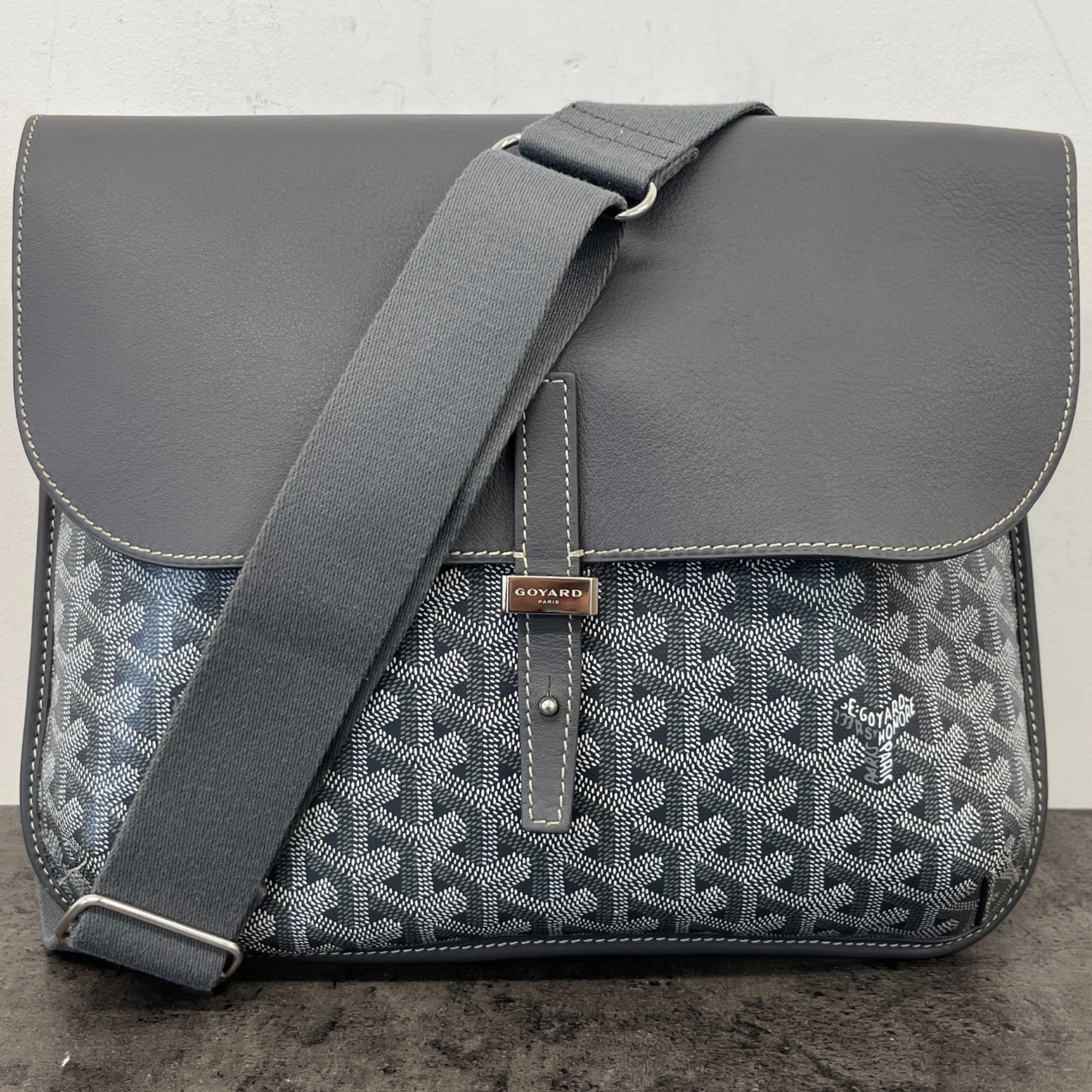 Men's Coursier Messenger Bag Grey