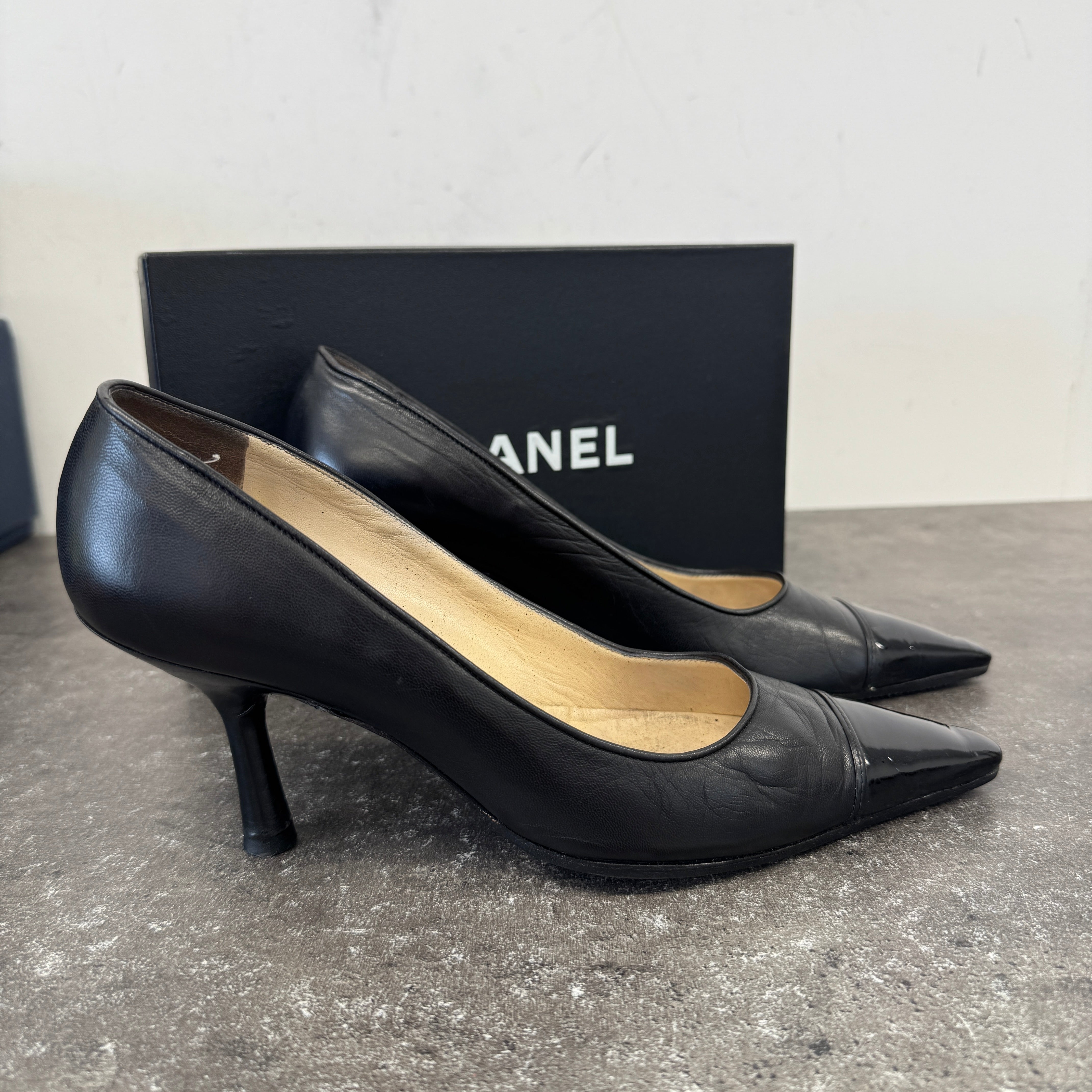 Women's Pointed Kitten Heels Black Size EU 37.5 / UK 4.5