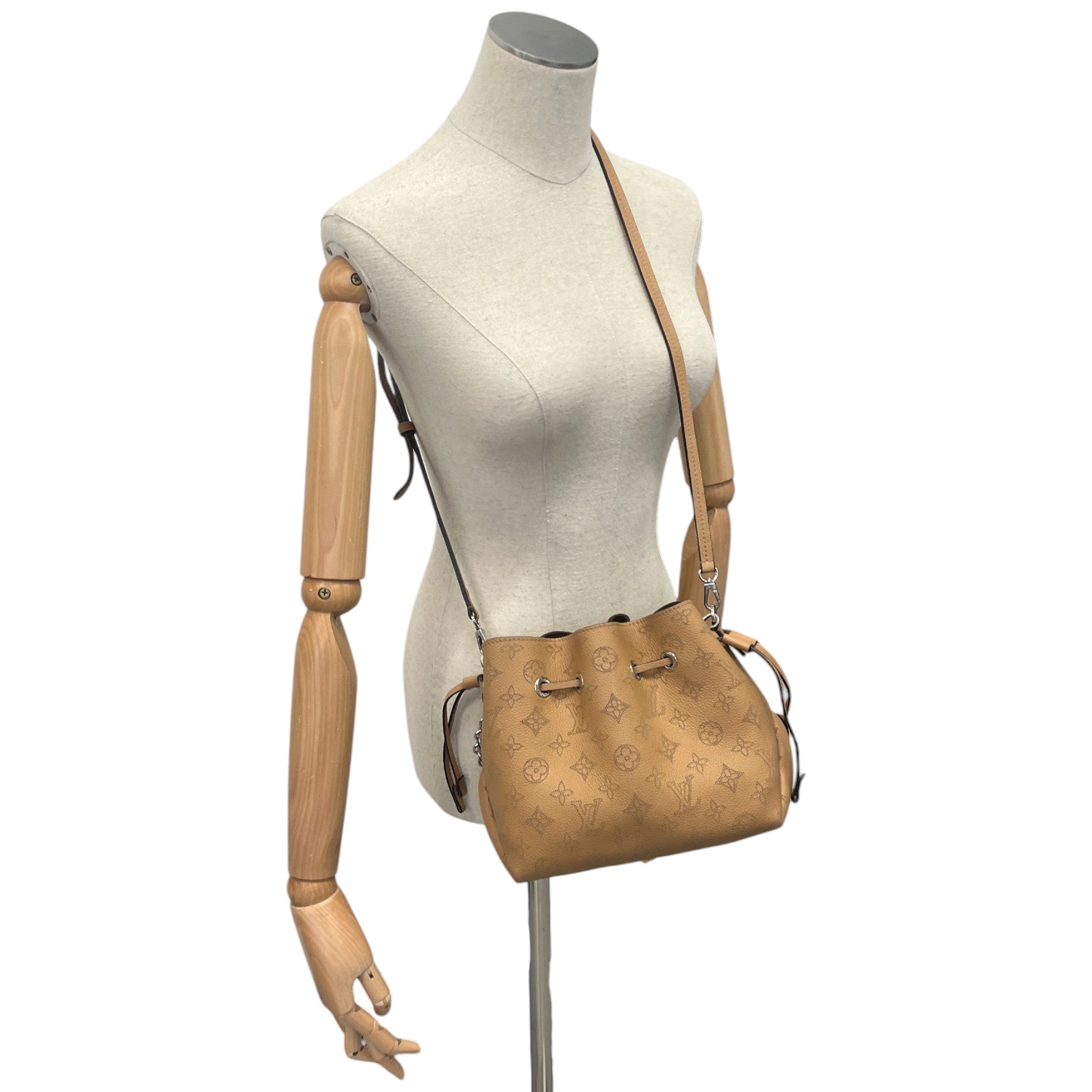 Women's Monogram Mahina Bella Bucket Handbag Brown