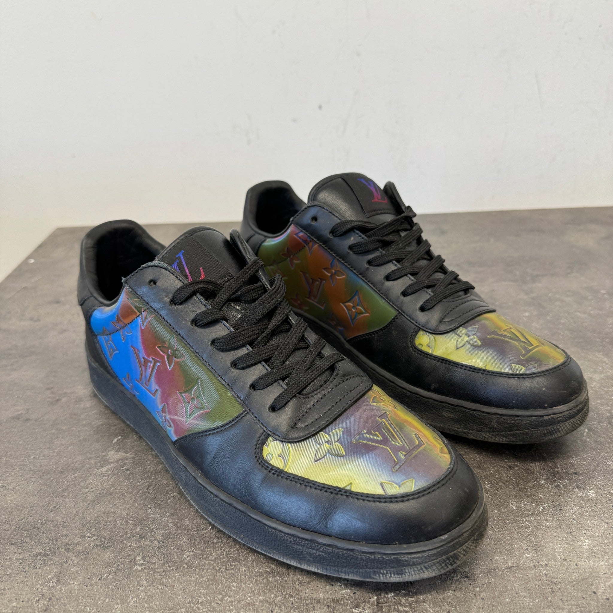 Men's Luxembourg Holographic Monogram Low Trainers Black Size EU 42 / UK 8