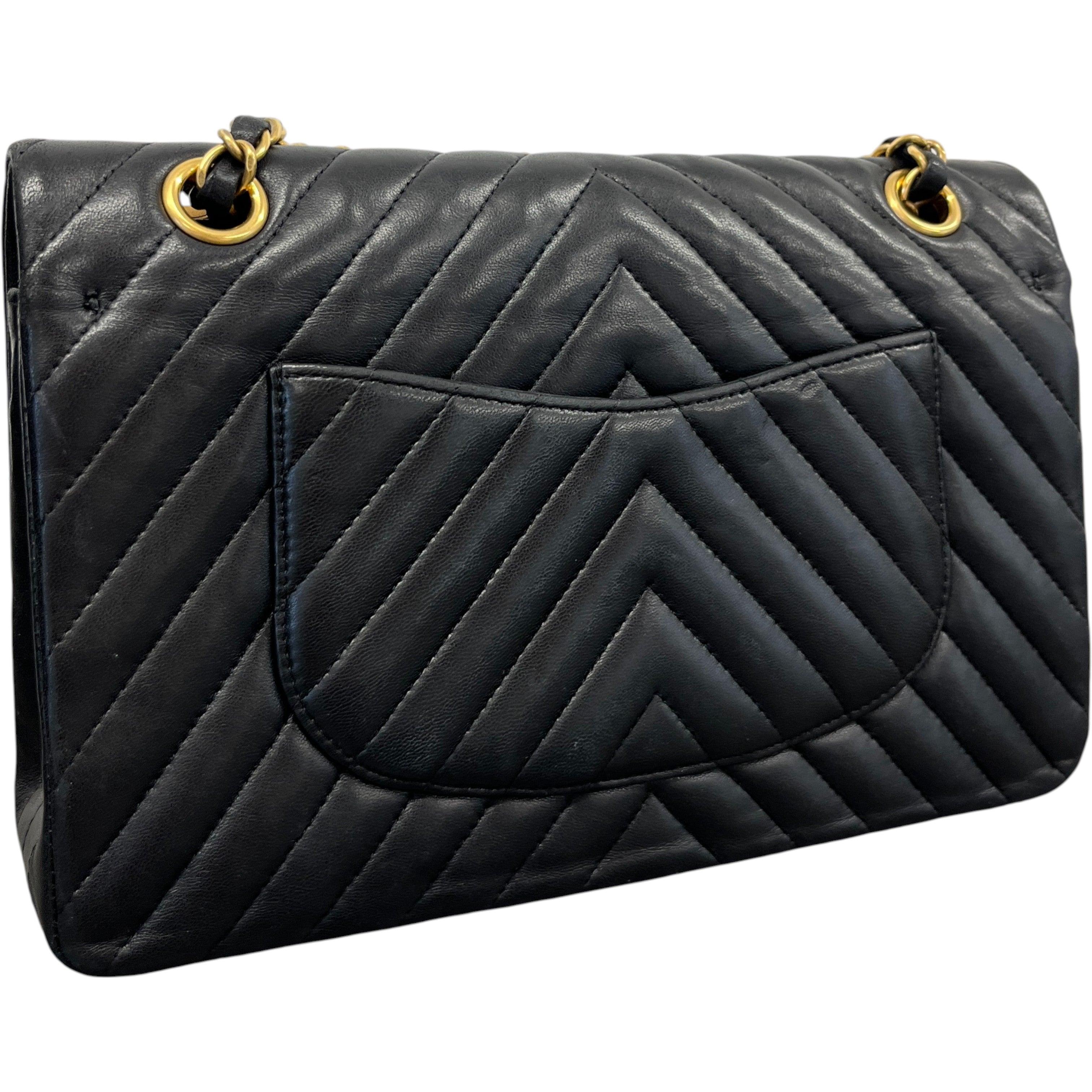 Women's Chevron Classic Flap Medium Lambskin Handbag Black