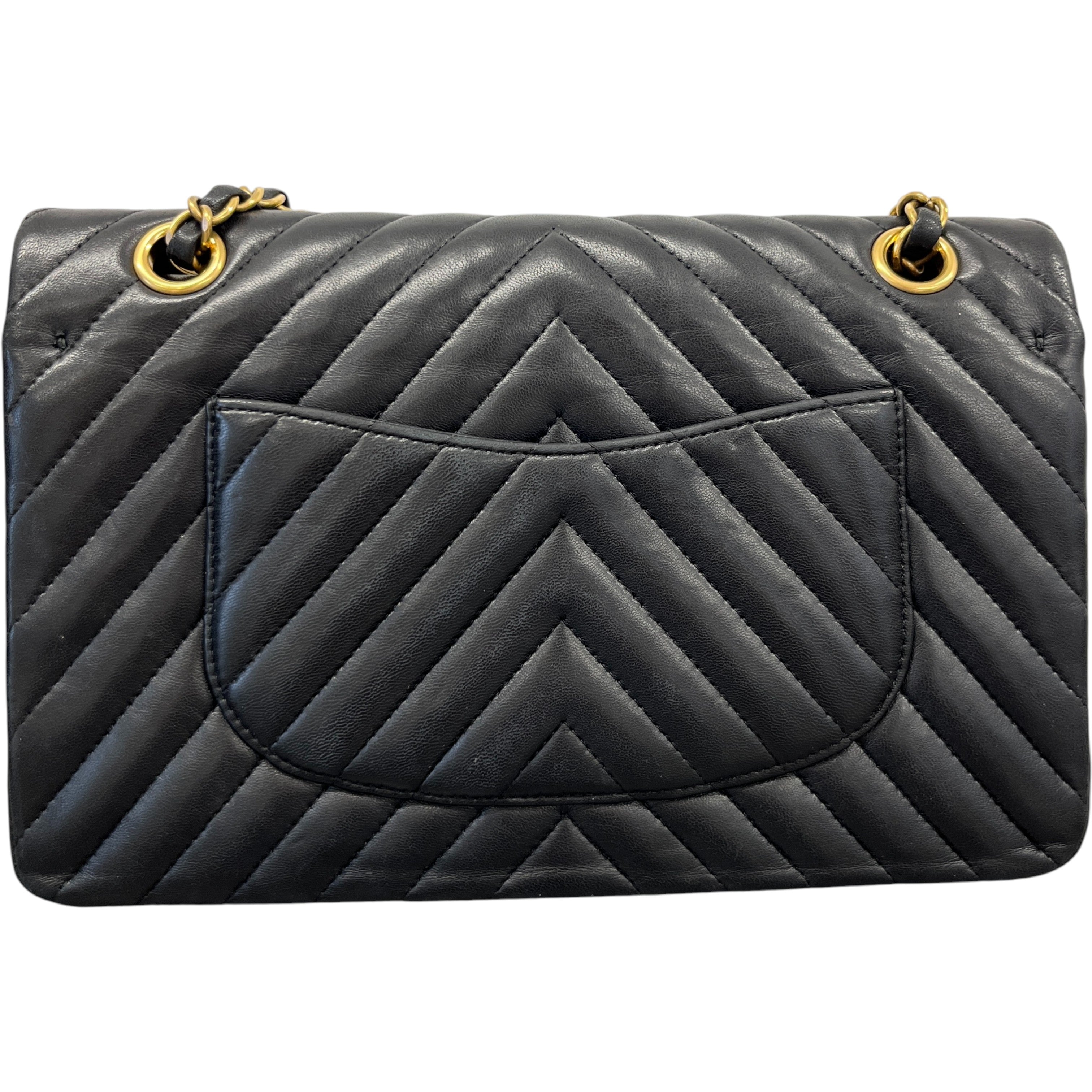 Women's Chevron Classic Flap Medium Lambskin Handbag Black