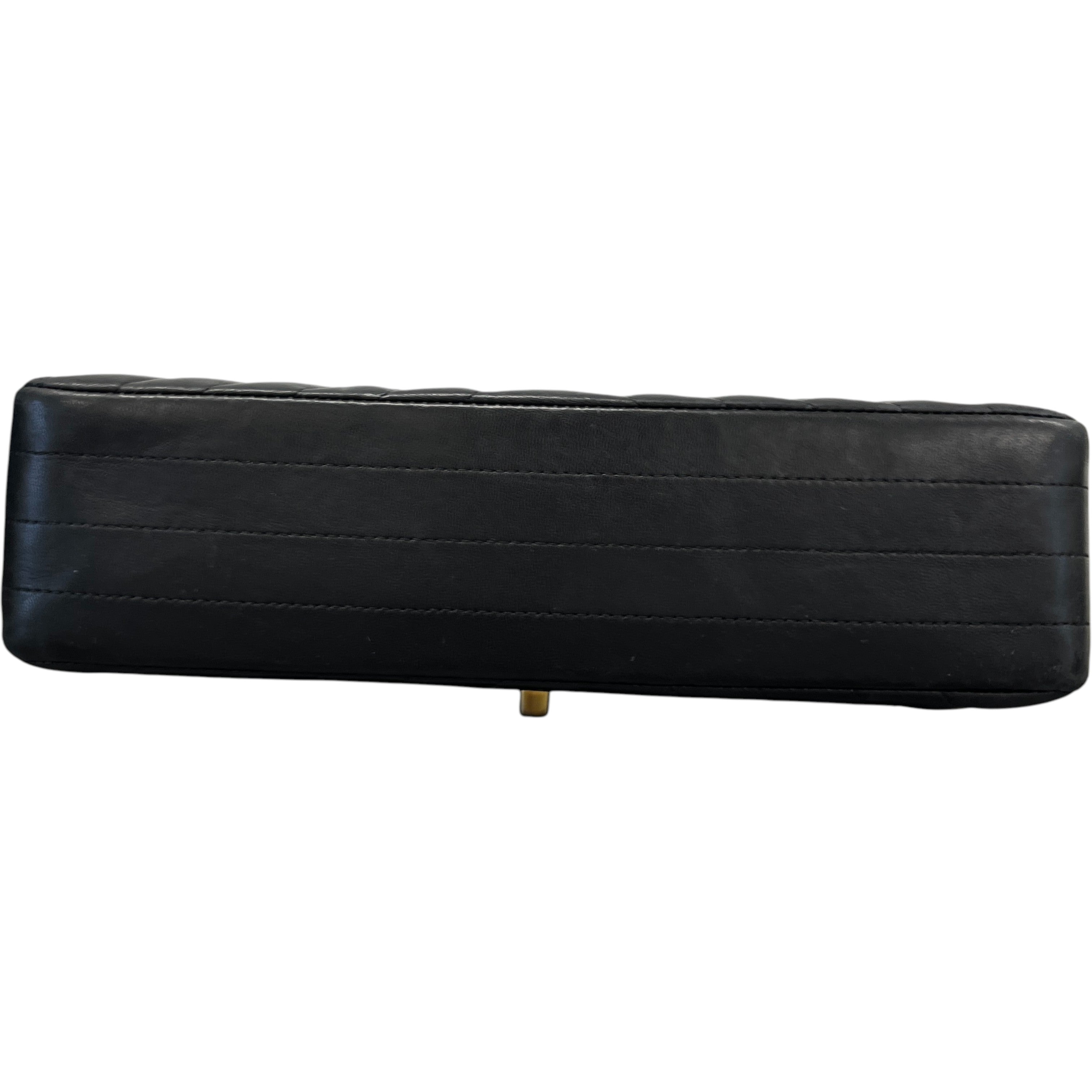 Women's Chevron Classic Flap Medium Lambskin Handbag Black