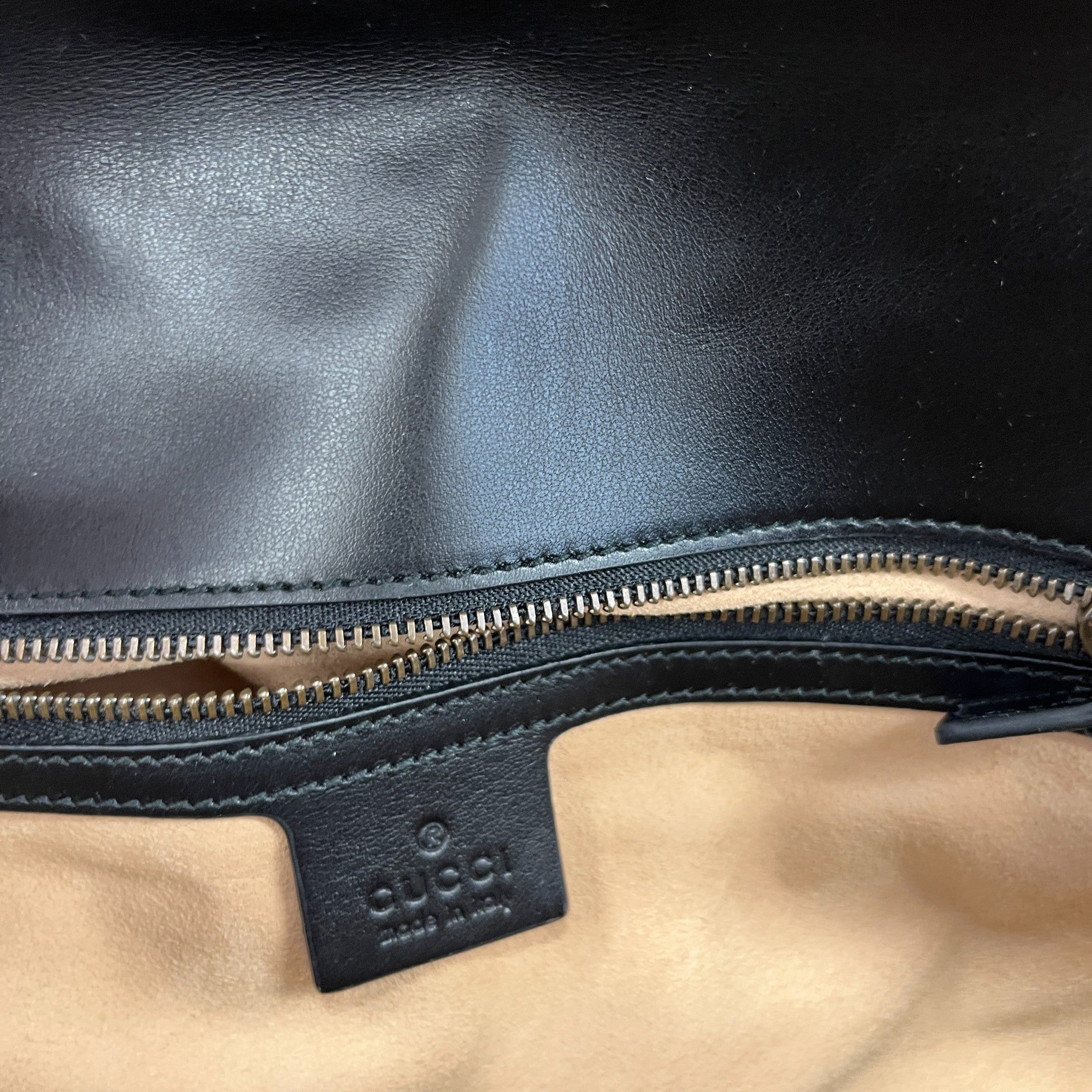 Women's Gg Marmont Medium Handbag Black