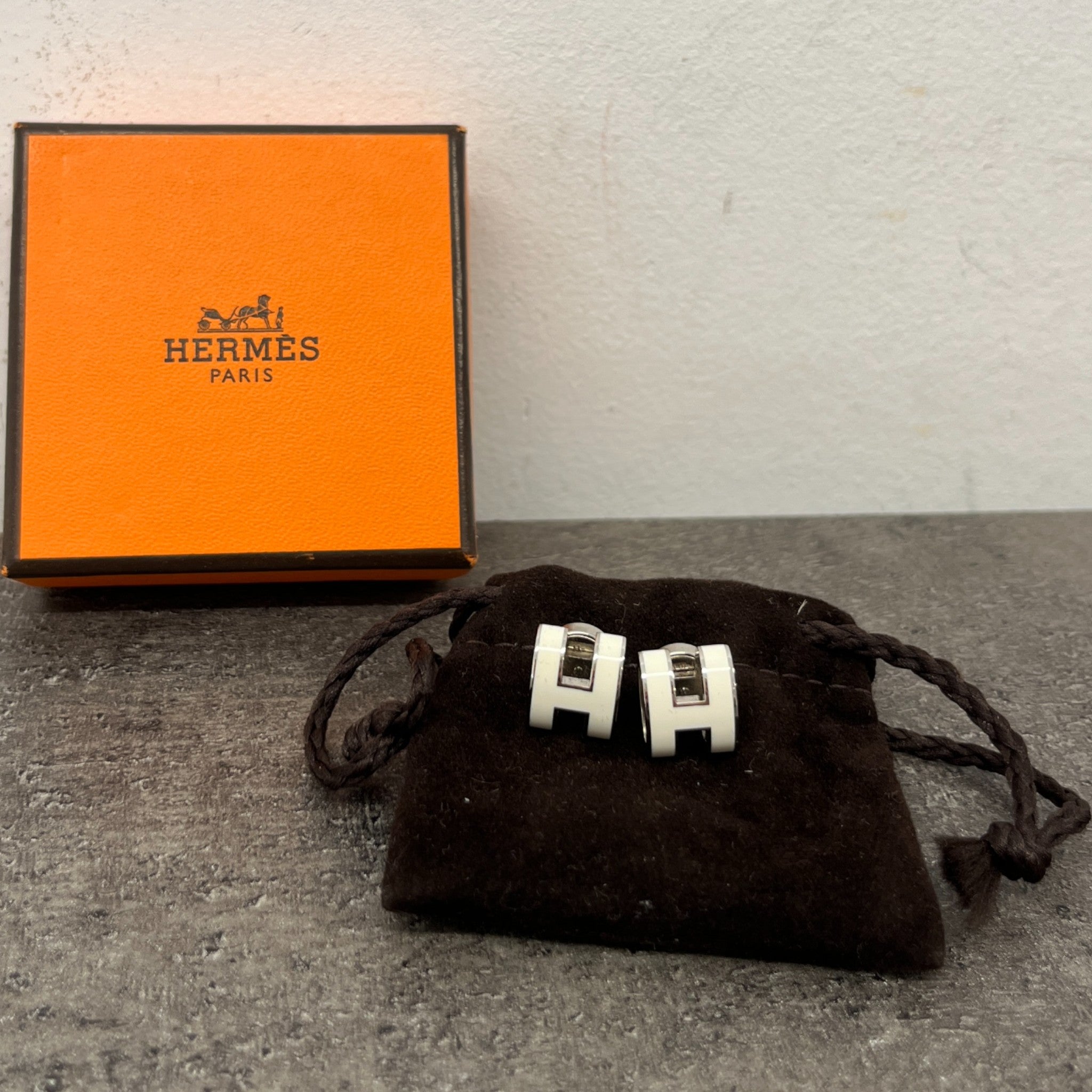 Women's Mini Pop H Earrings Cream