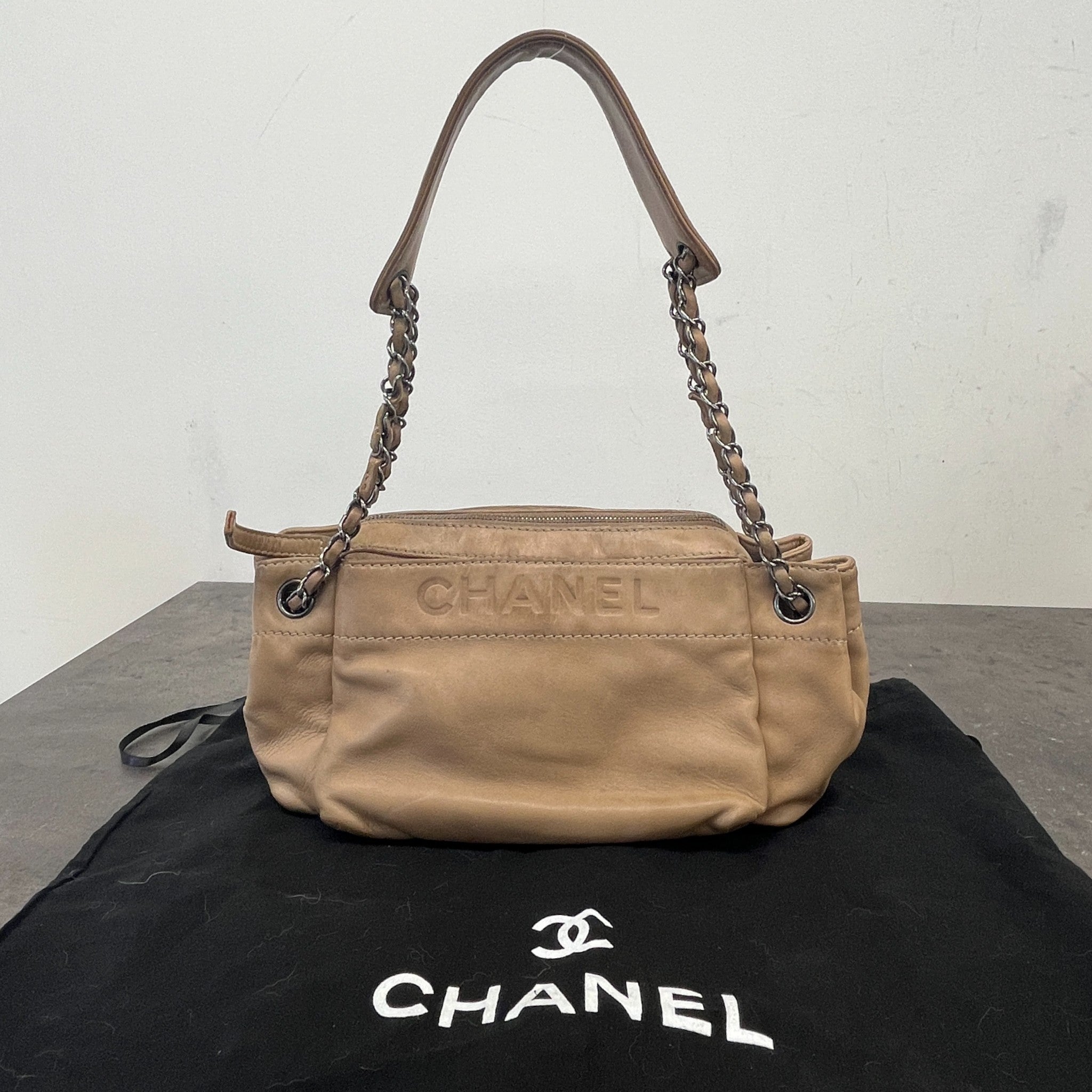 Women's Lax Accordion Handbag Beige