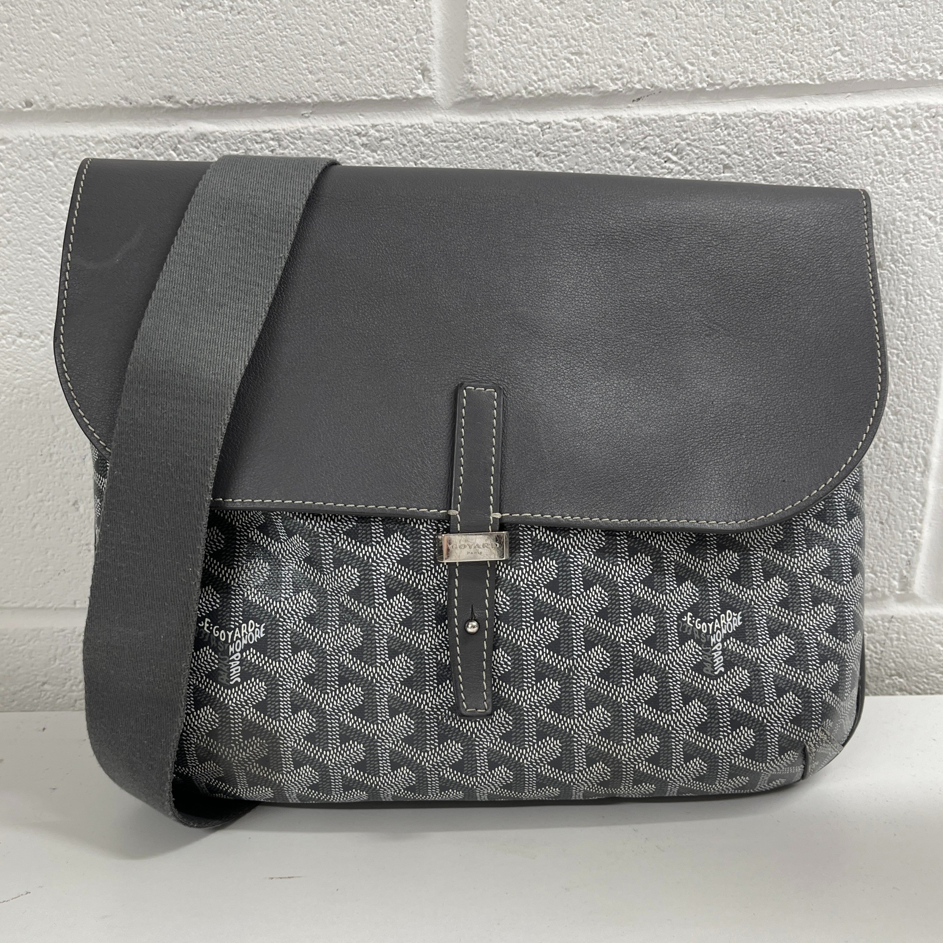 Men's Coursier Messenger Bag Grey