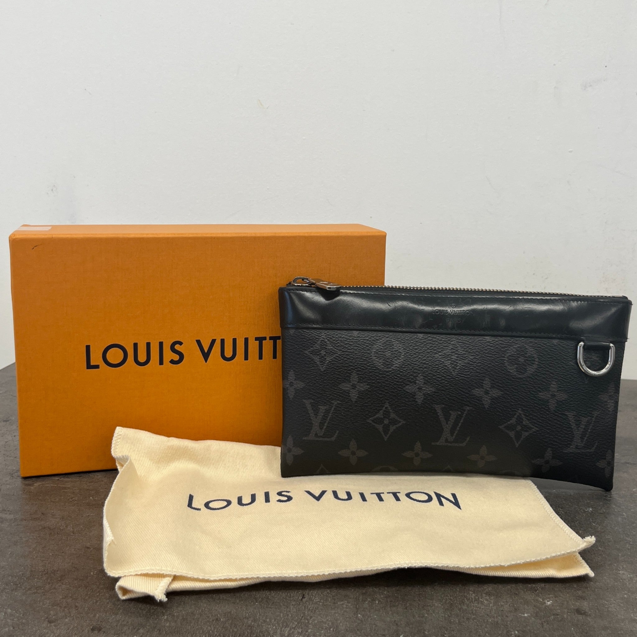 Men's Discovery Pochette Monogram Eclipse Pouch Black