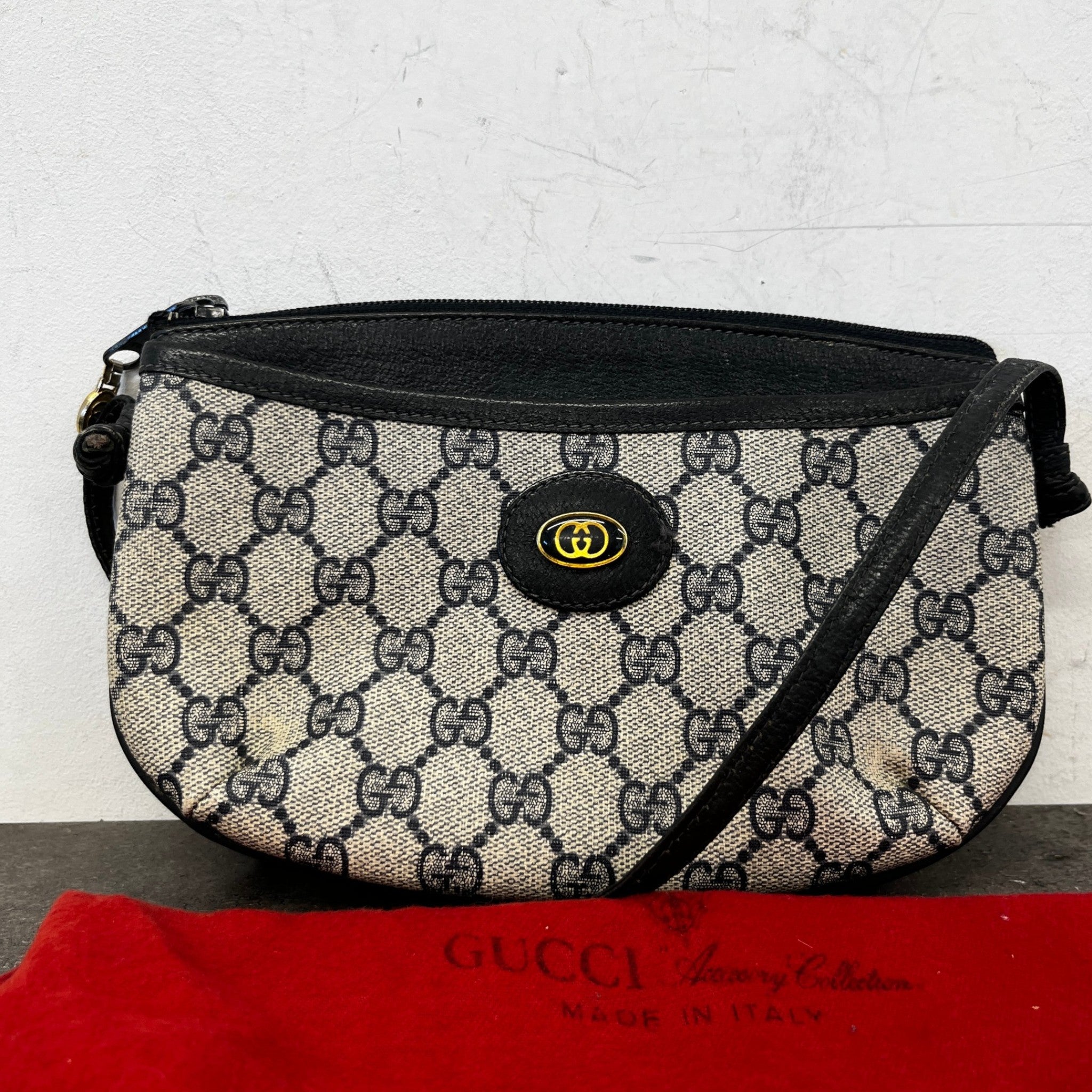 Women's Gg Supreme Shoulder Bag Black
