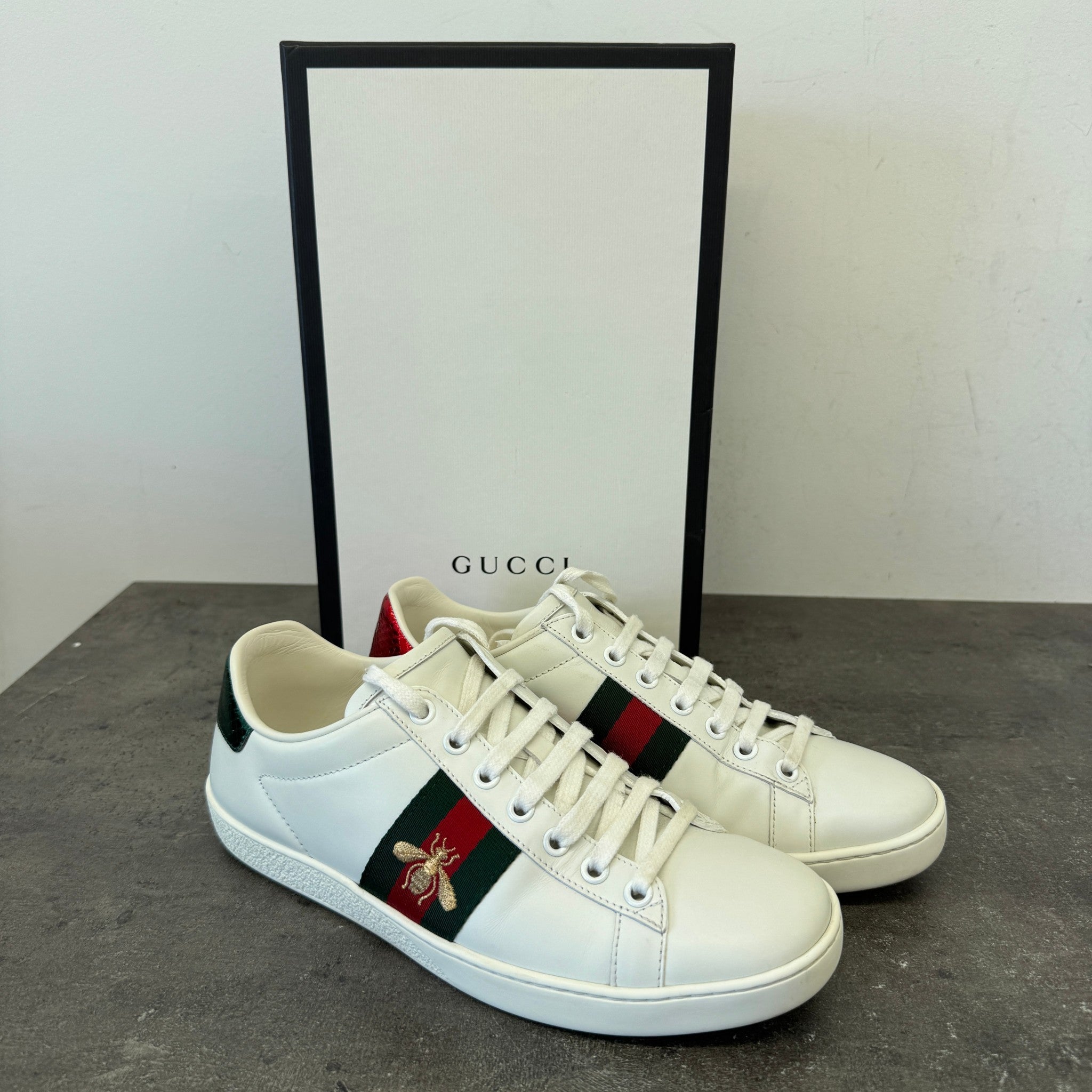 Women's Ace Embroidered Bee Low Trainers White Size EU 37 / UK 4