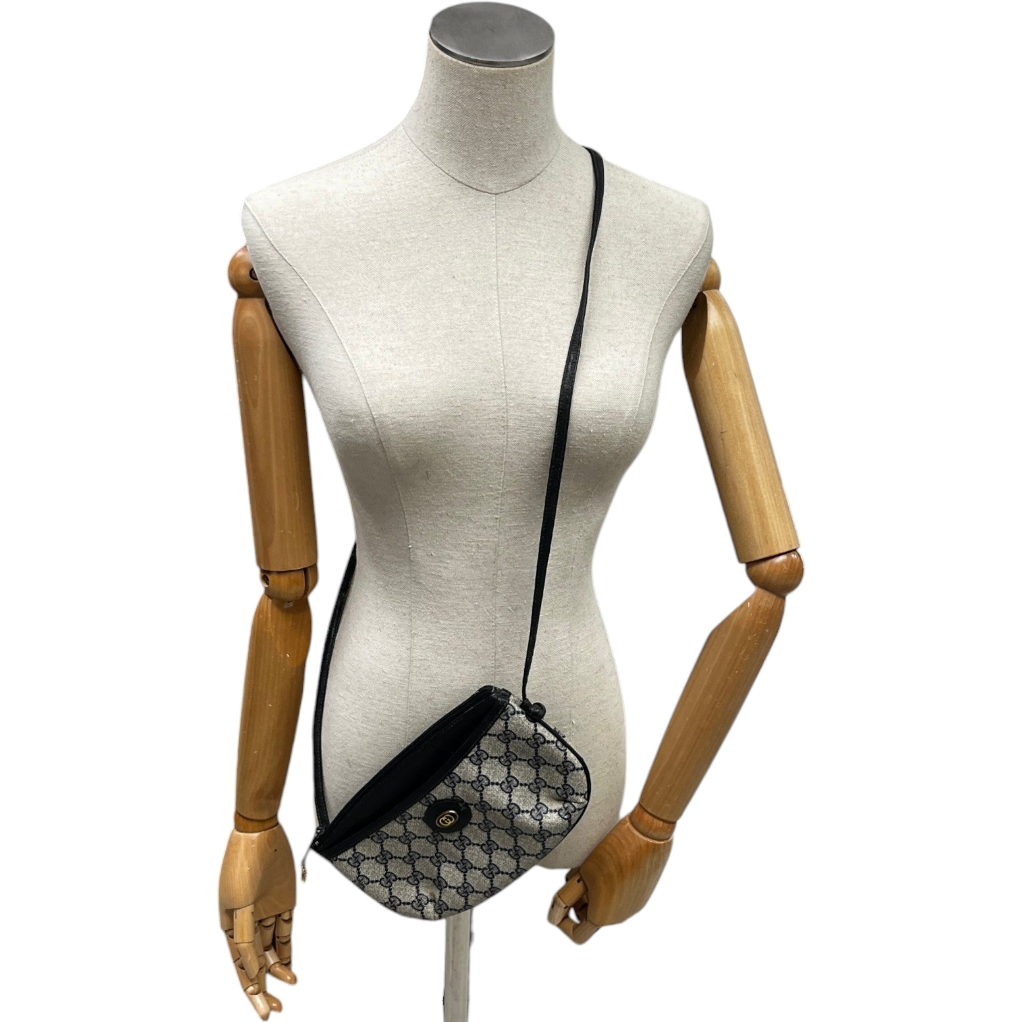 Women's Gg Supreme Shoulder Bag Black
