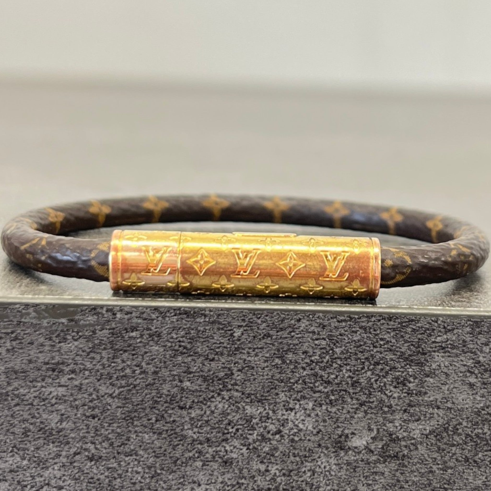 Women's Monogram Daily Confidential Bracelet Brown Size S