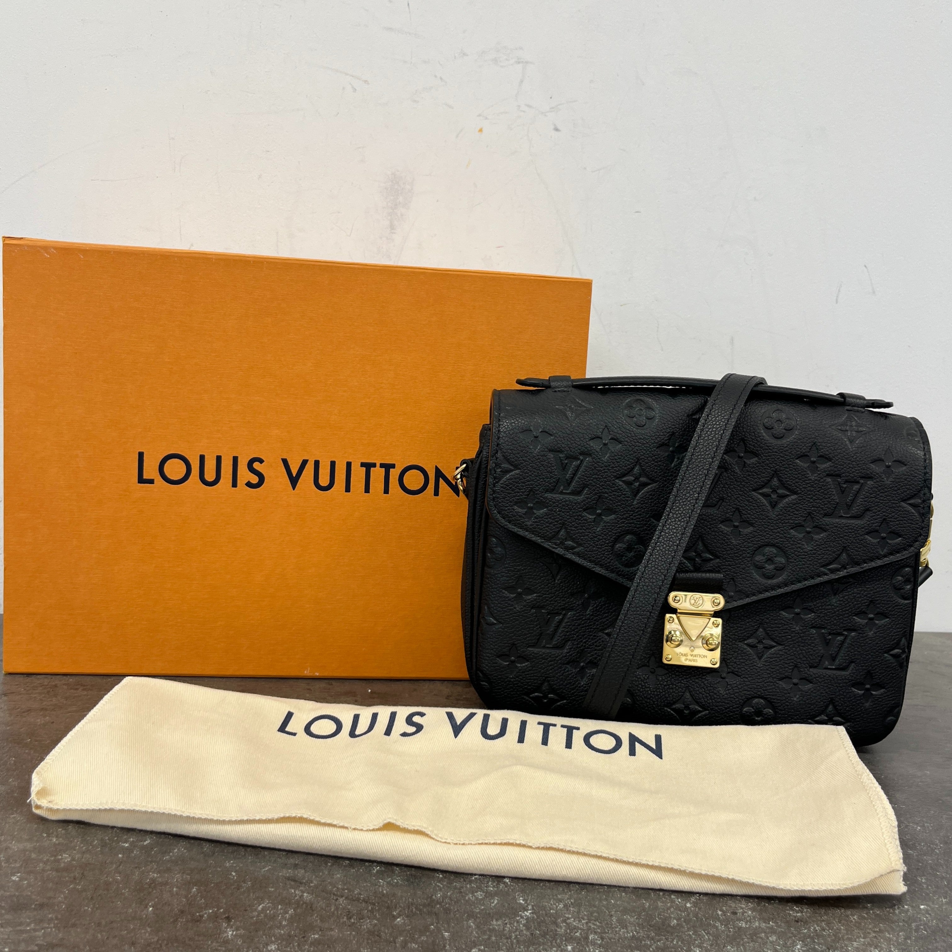 Women's Monogram Pochette Métis Bag Black