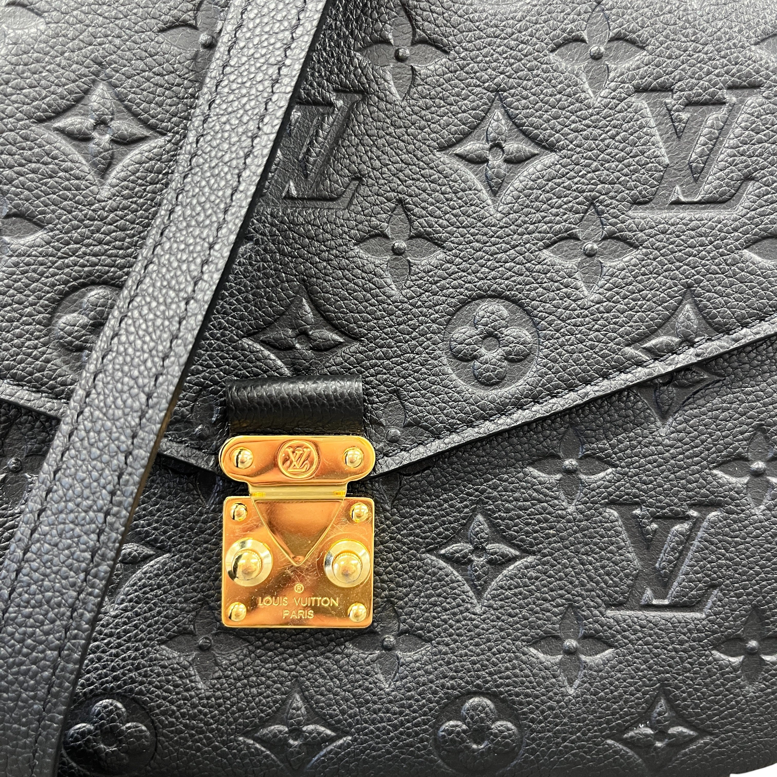 Women's Monogram Pochette Métis Bag Black