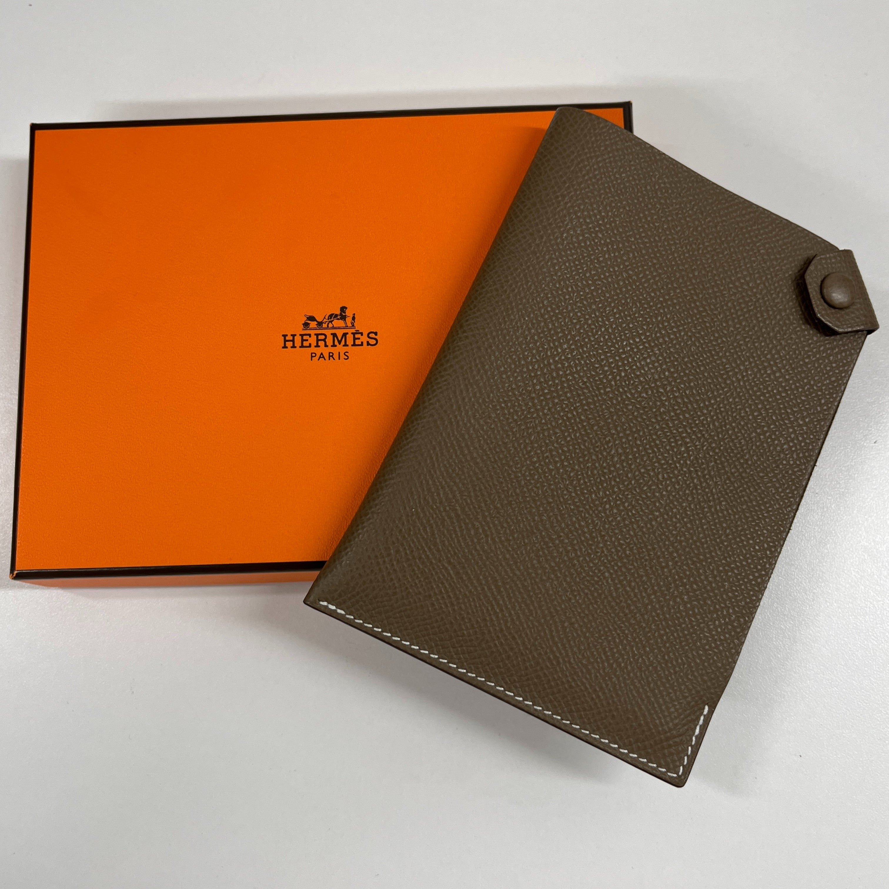 Men's Tarmac Passport Holder Brown