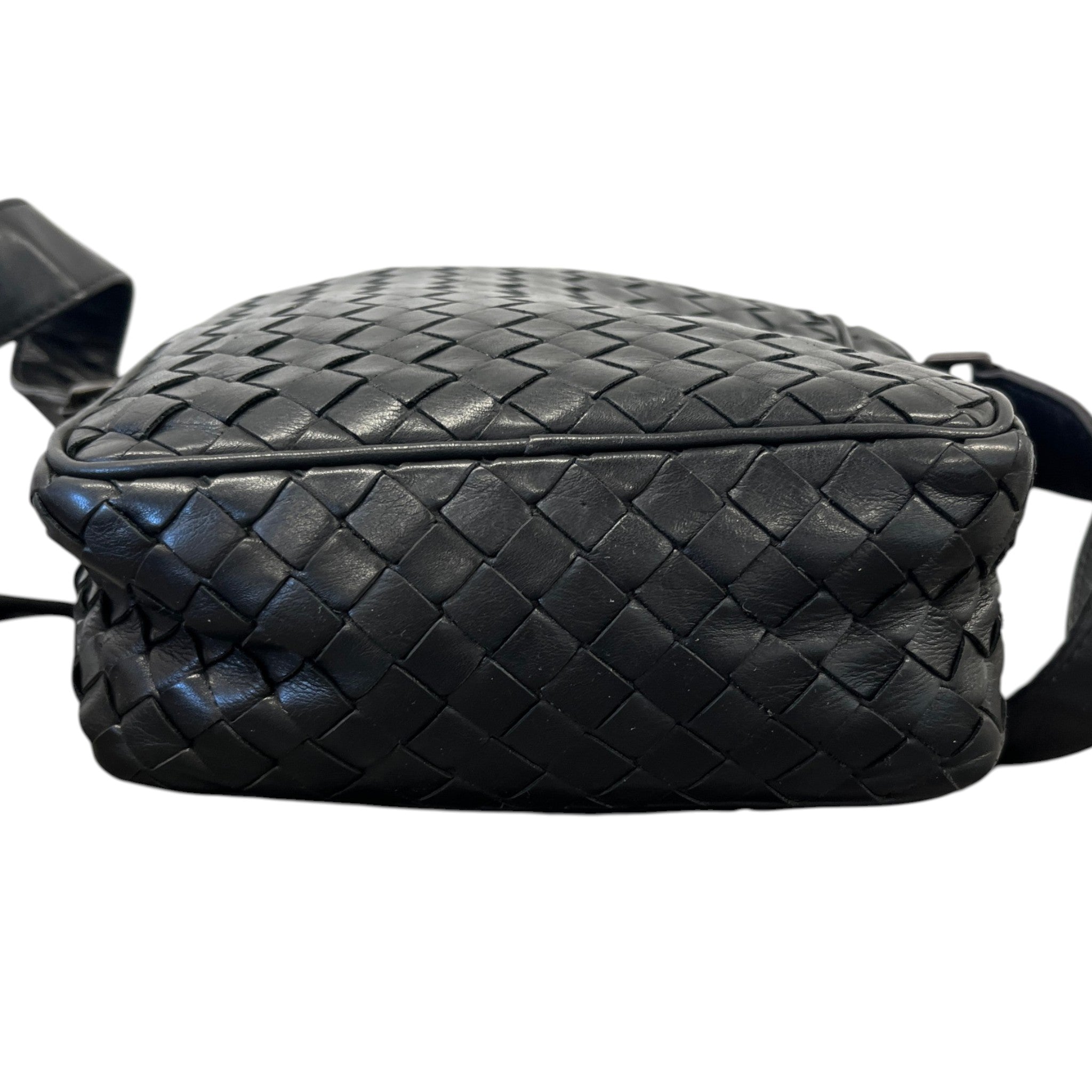 Men's Intrecciato Messenger Bag Black
