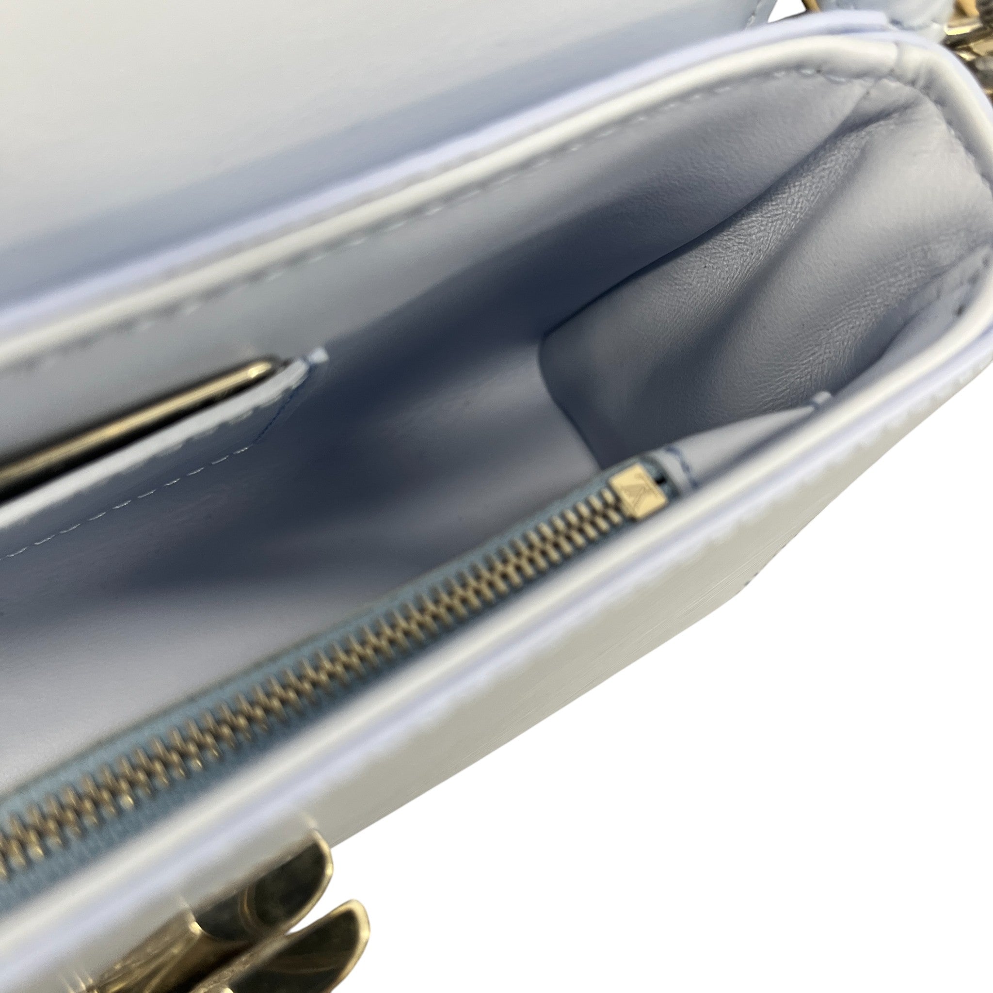 Women's Epi Leather Twist Lock Shoulder Bag Blue