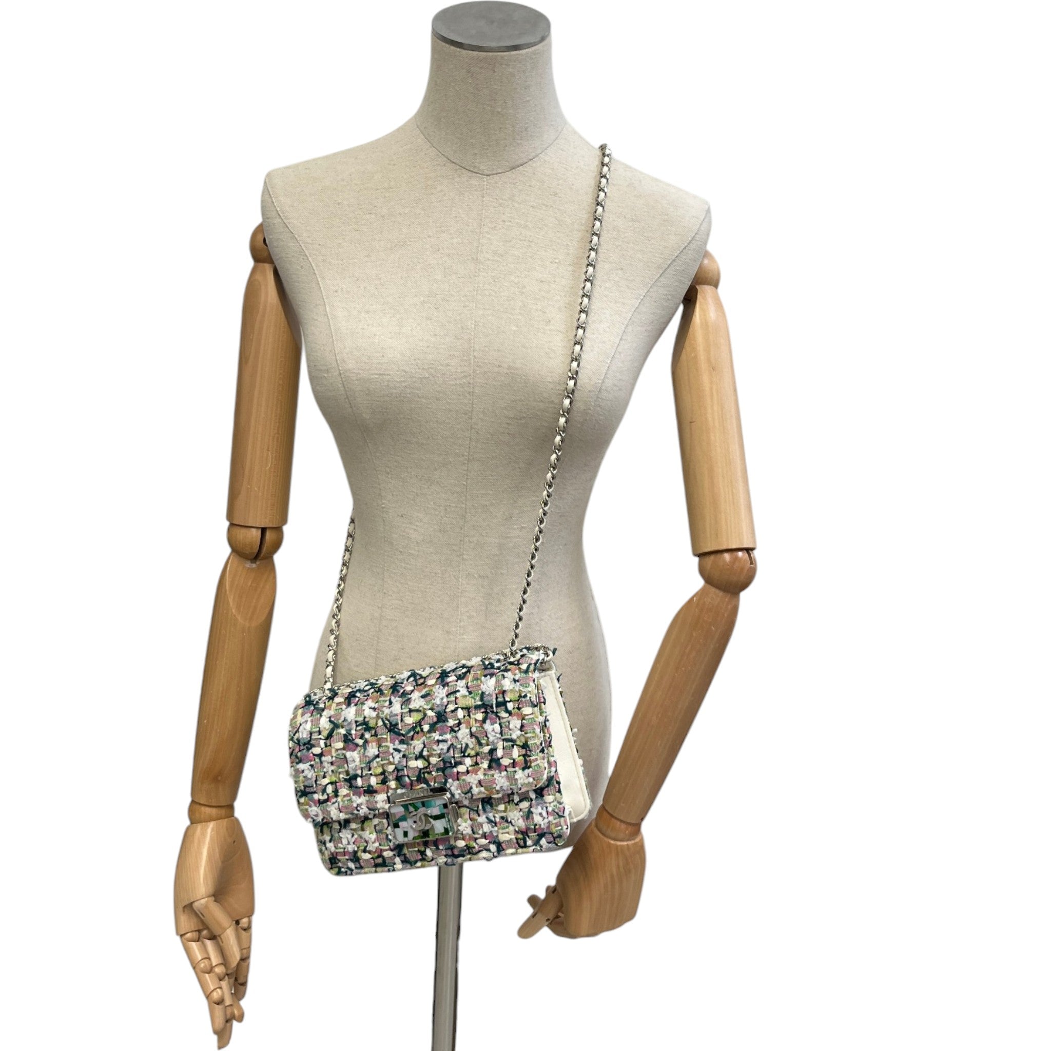 Women's Tweed Beauty Lock Flap Bag White