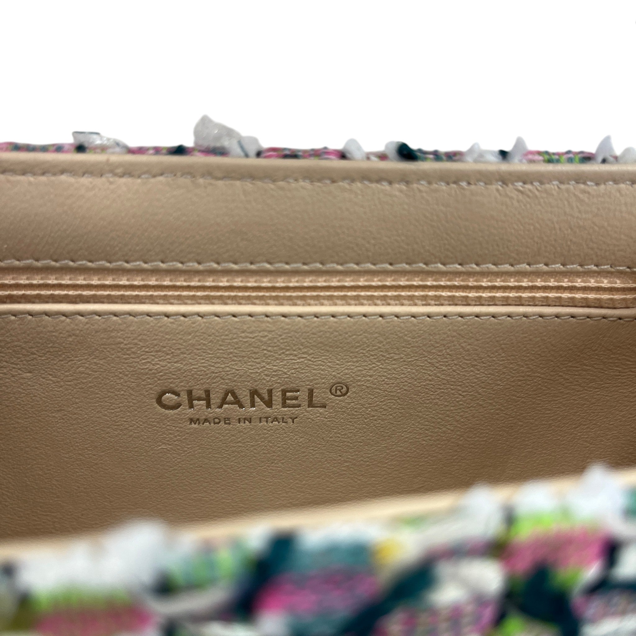 Women's Tweed Beauty Lock Flap Bag White
