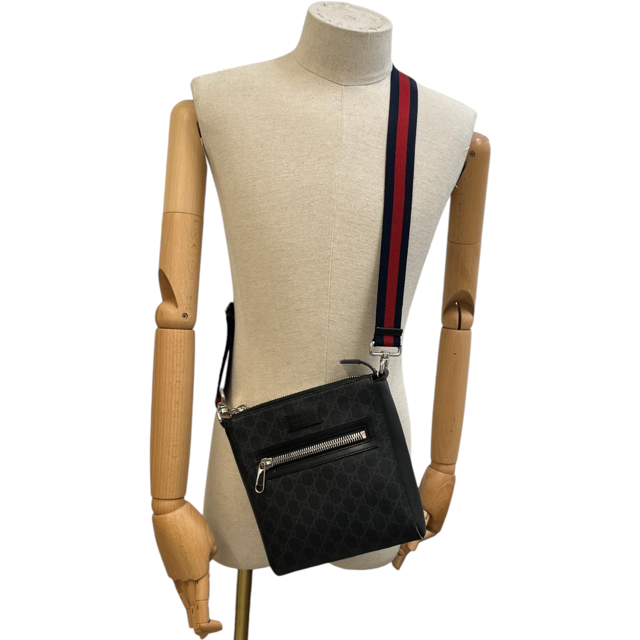 Men's Gg Supreme Messenger Bag Black