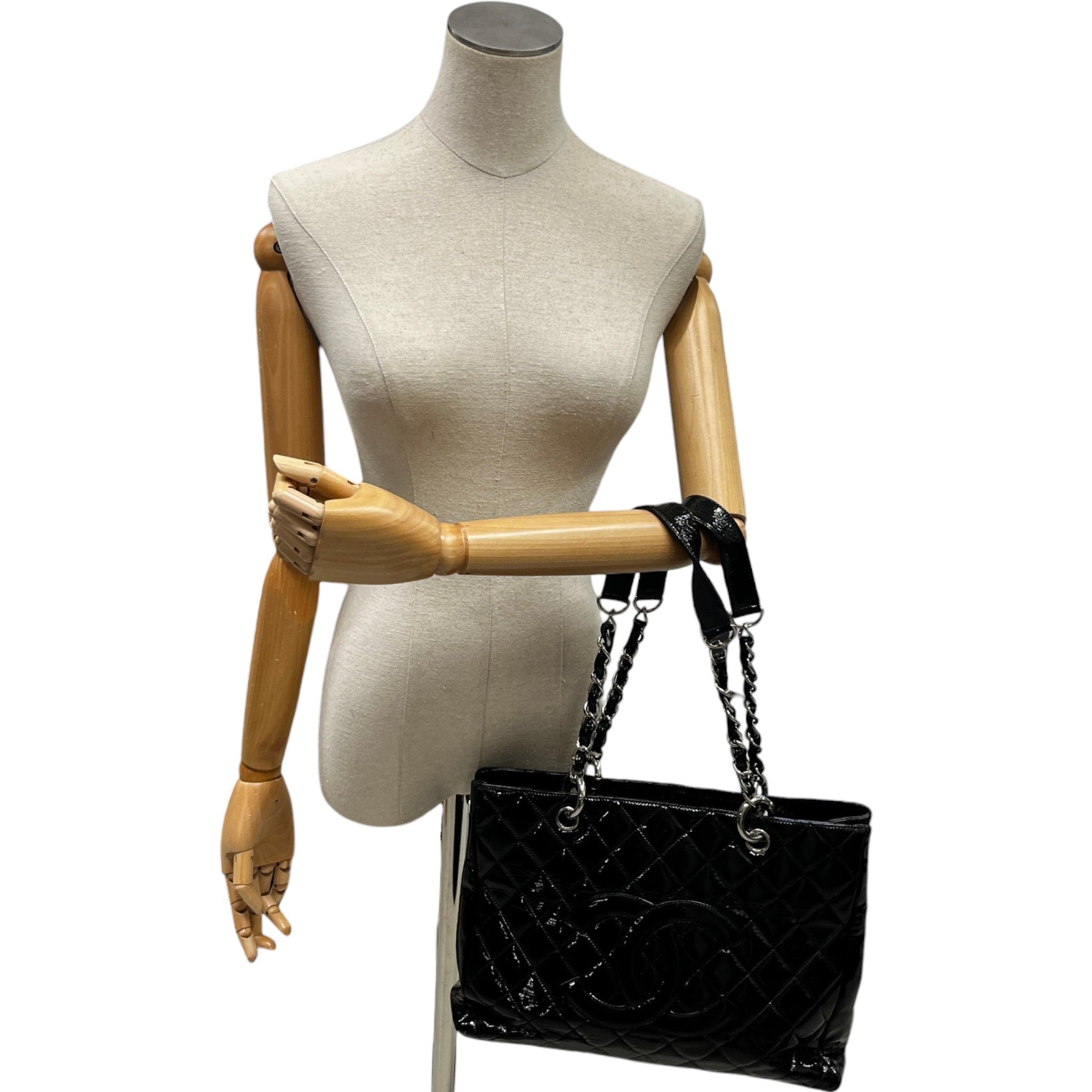 Women's Quilted Patent Grand Shopping Tote Gst Handbag Black