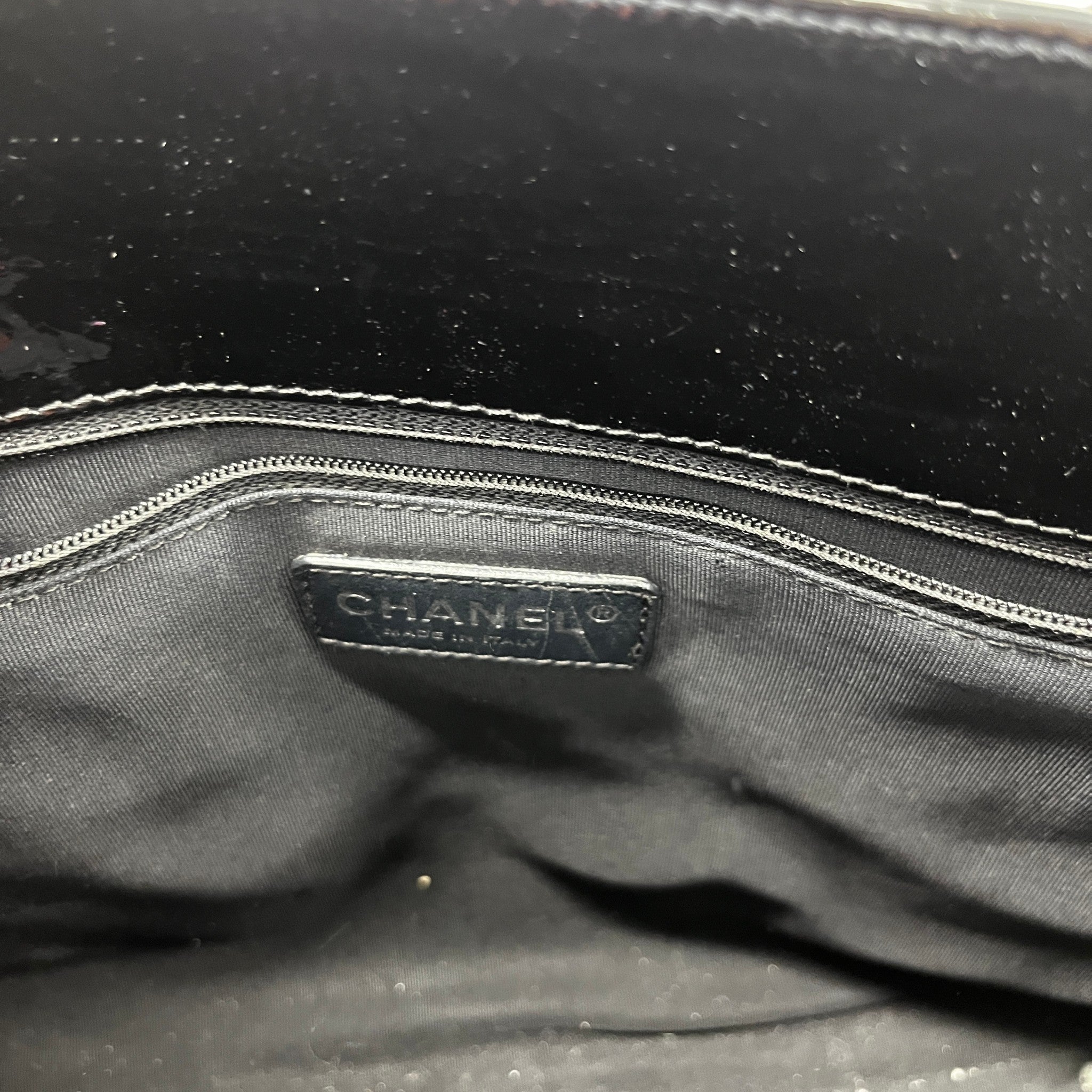 Women's Quilted Patent Grand Shopping Tote Gst Handbag Black