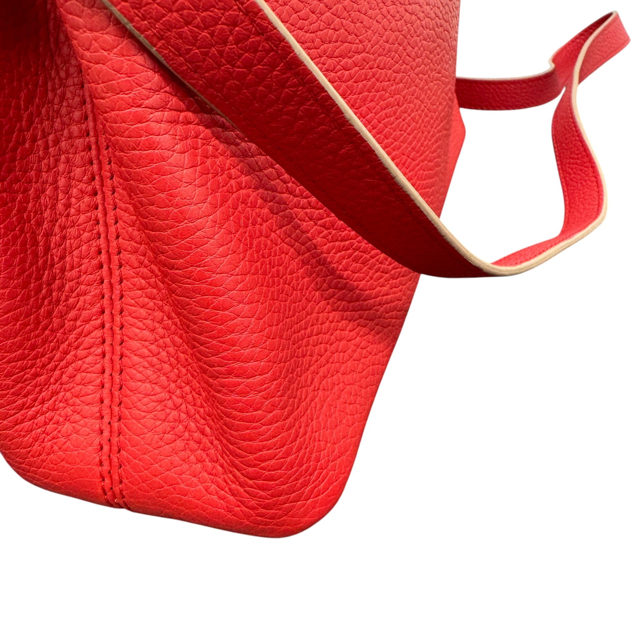 Women's Capucines Bb Taurillon Handbag Red
