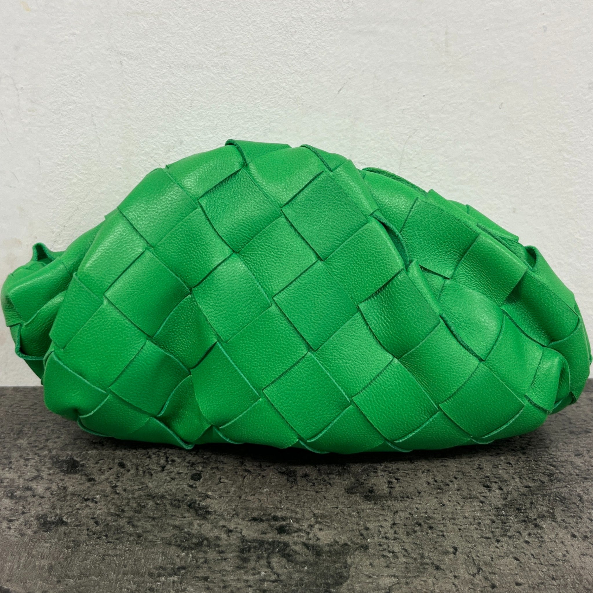 Women's The Pouch Micro Intrecciato Bag Green