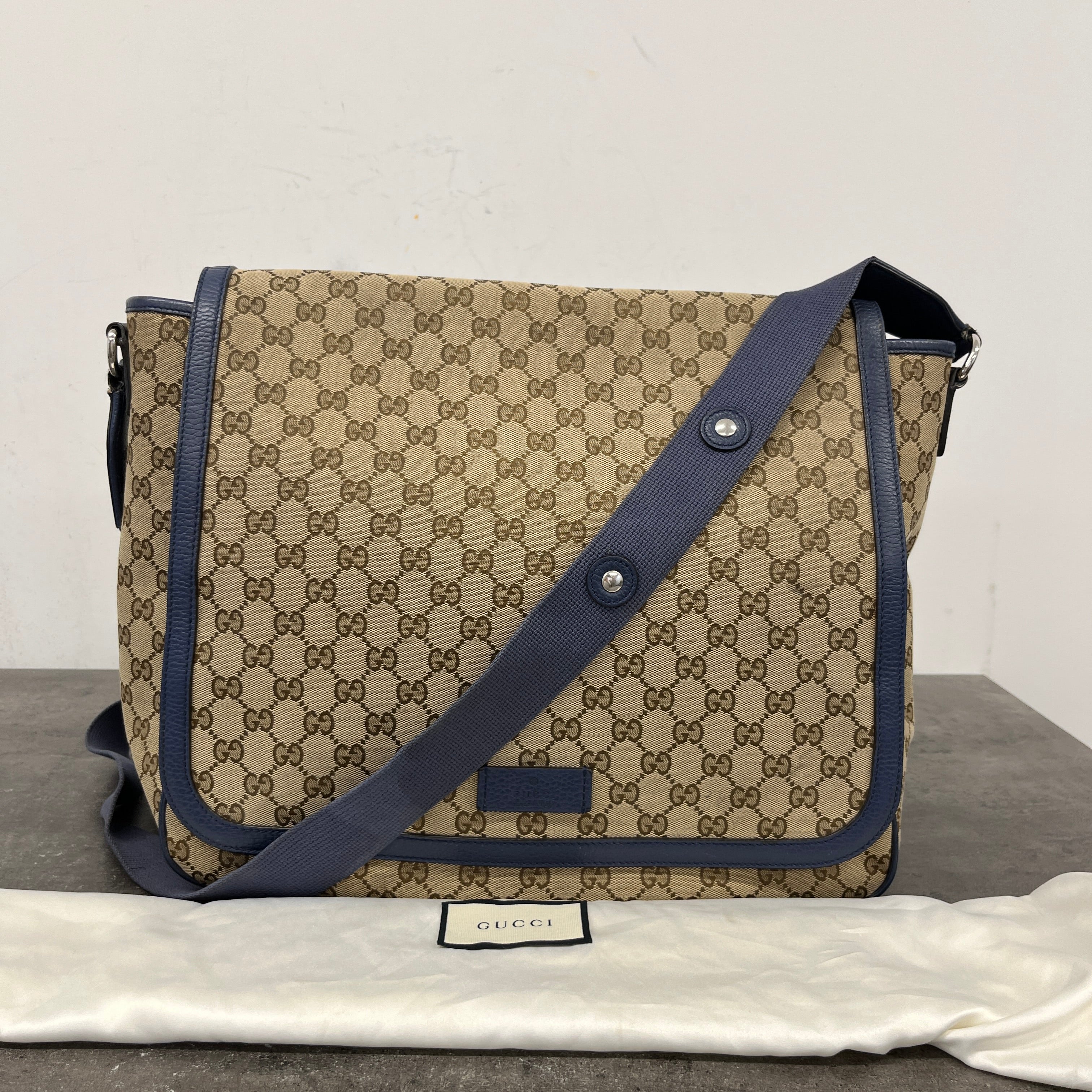 Women's Gg Supreme Changing Bag Beige
