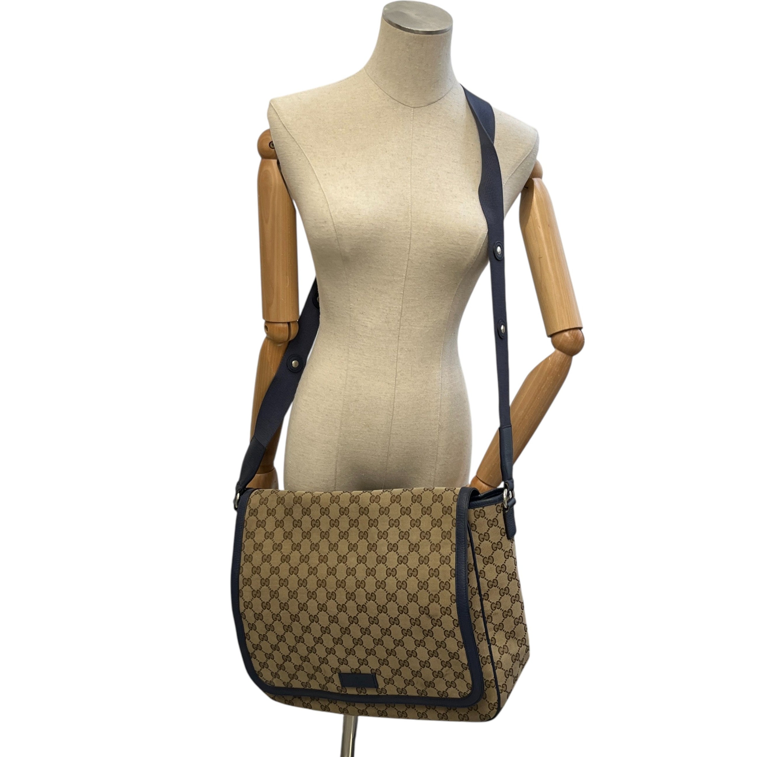 Women's Gg Supreme Changing Bag Beige
