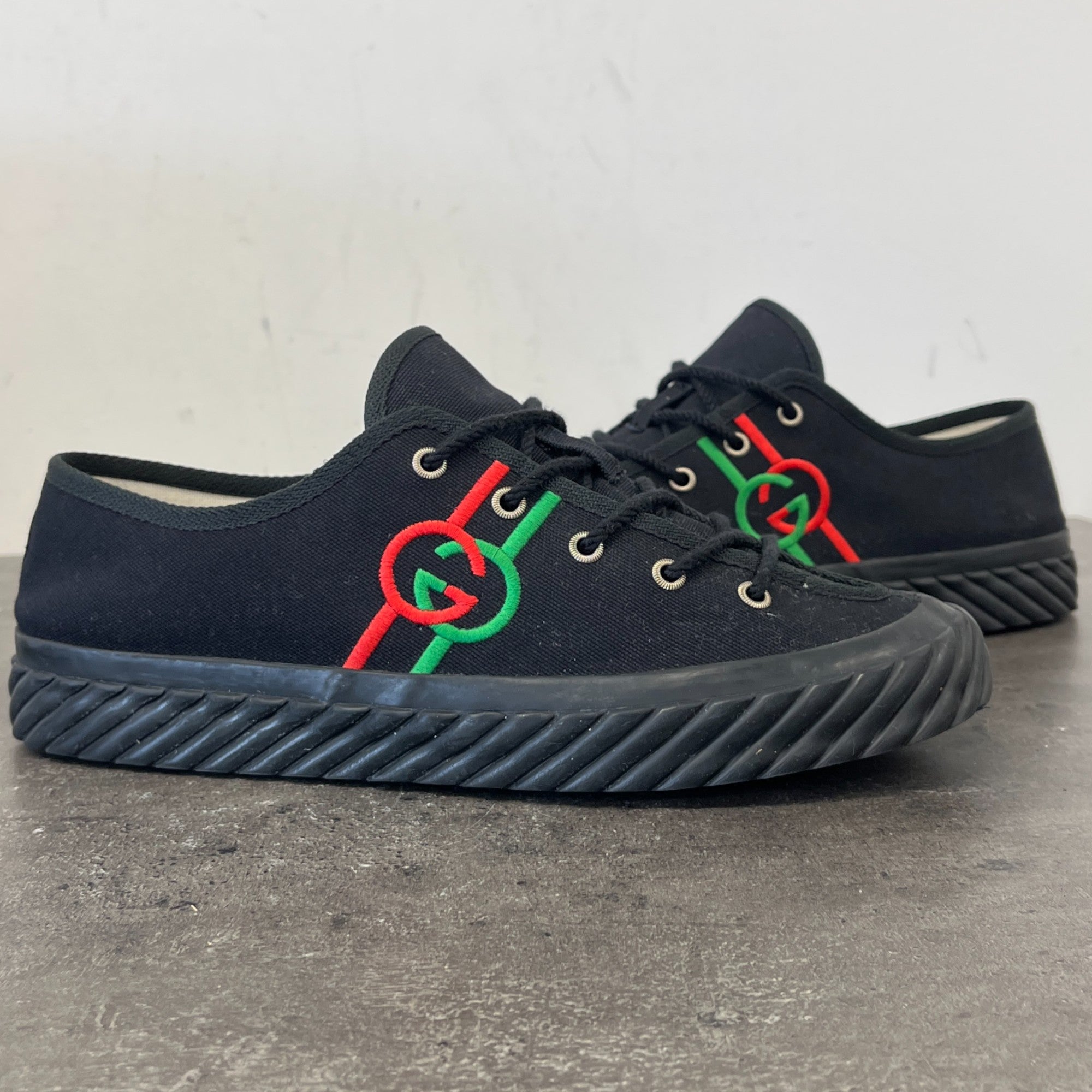 Men's Interlocking G Low Trainers Black Size EU 42 / UK 8