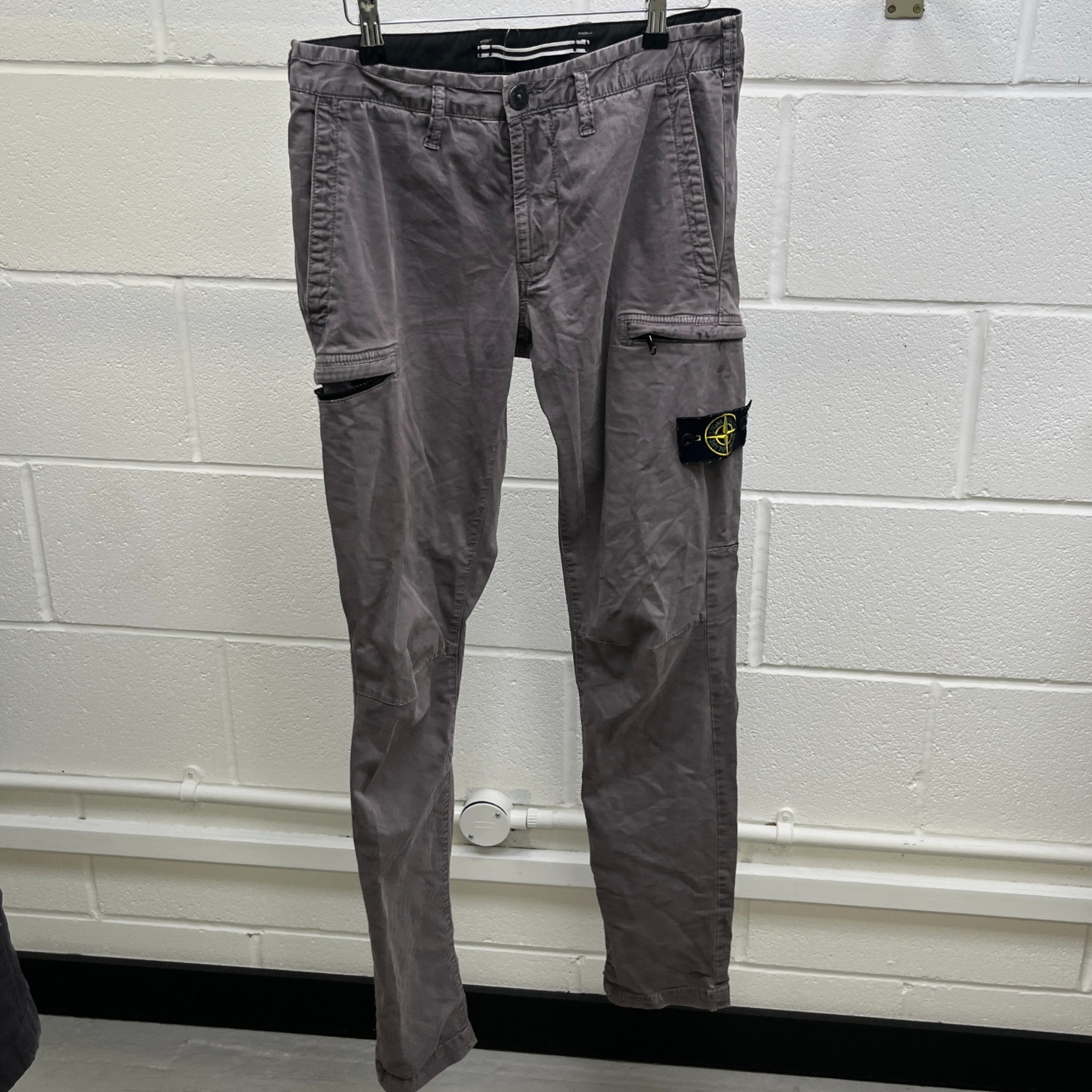 Women's Applique Logo Cargos Grey Size Waist 31"