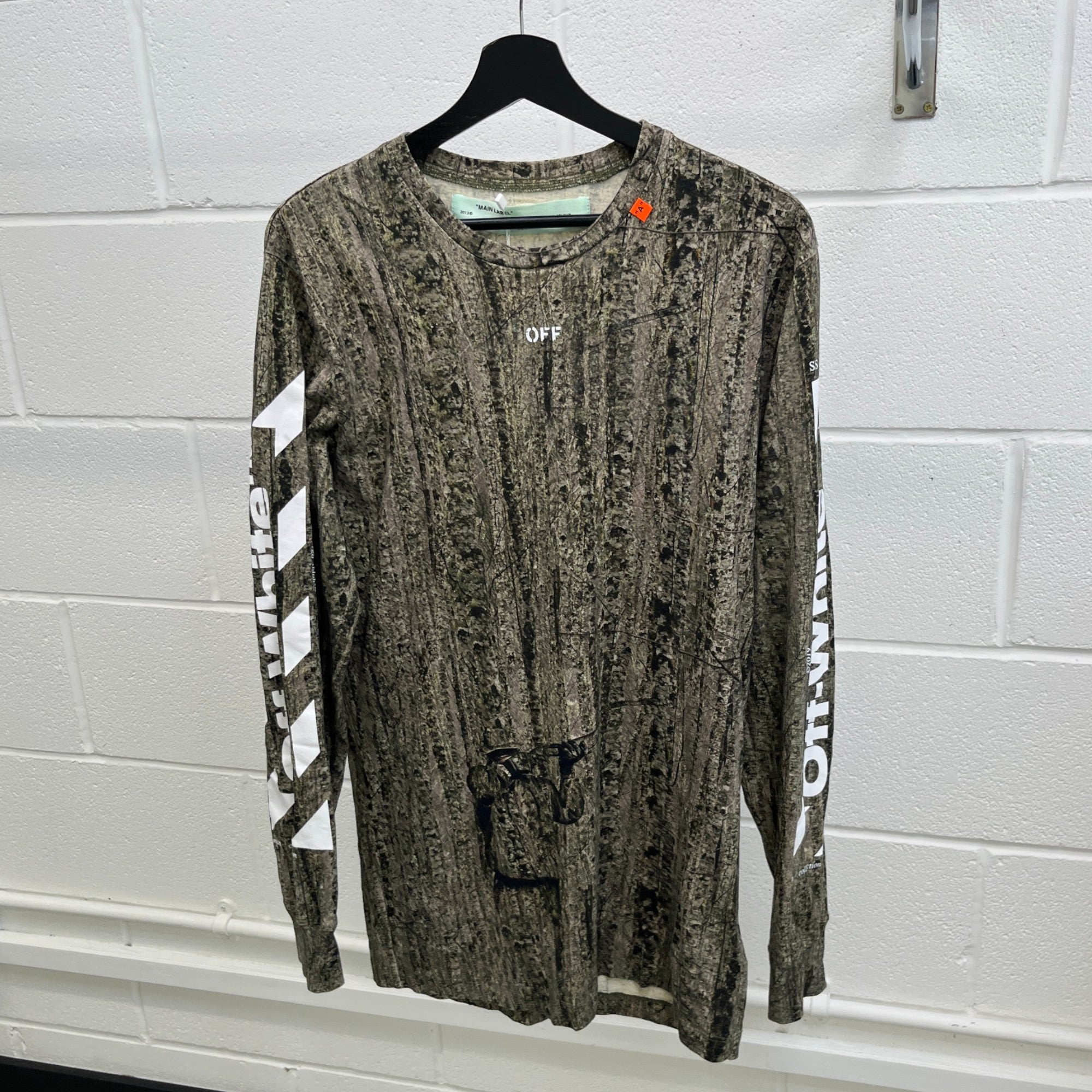 Men's Arrow Logo Long Sleeve T-Shirt Khaki Size M
