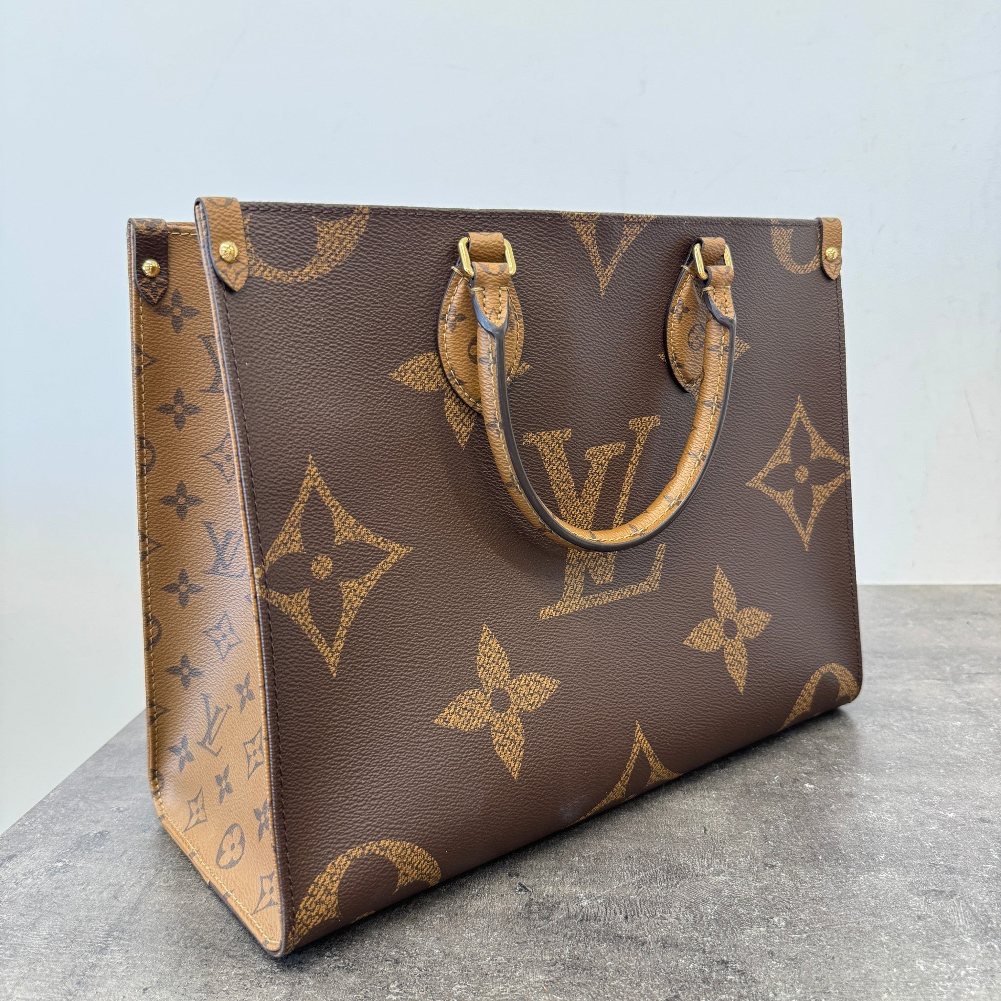 Women's Monogram Onthego Mm Handbag Brown